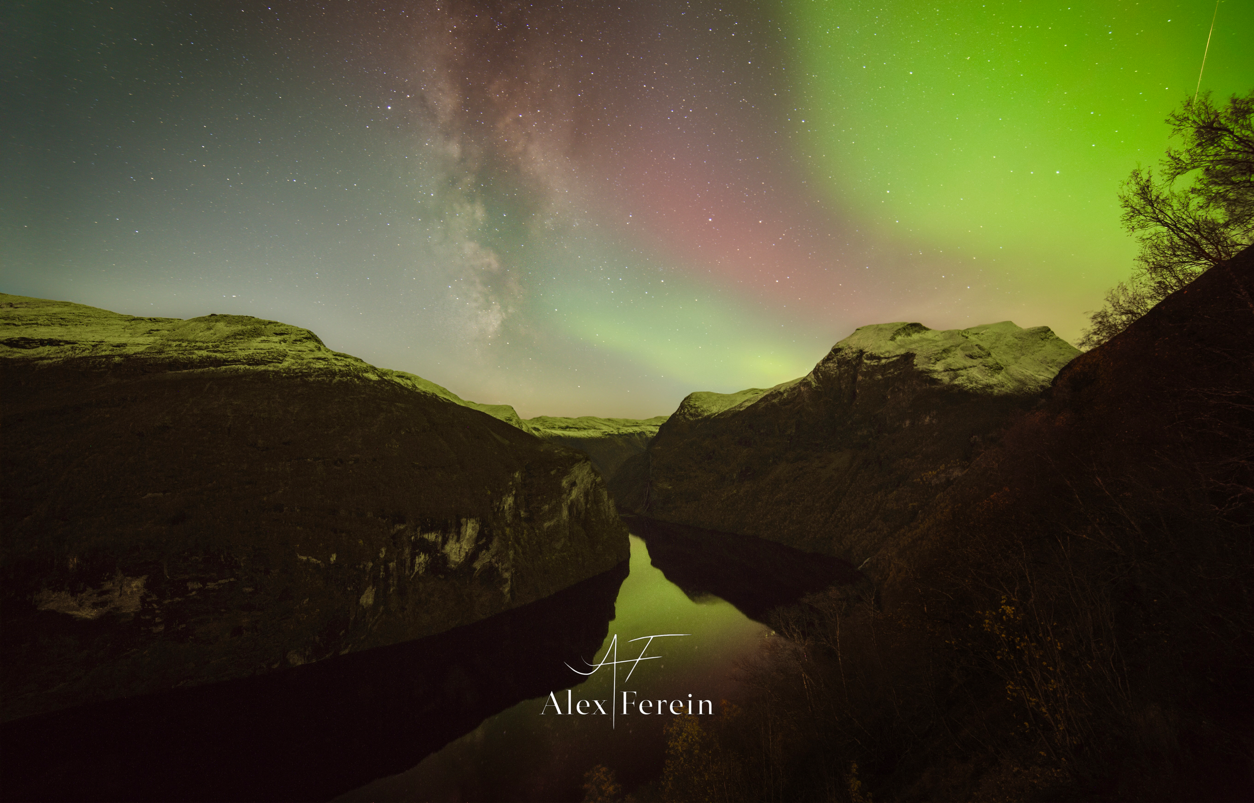 Geiranger MilkyWay-Aurora 14mm 2025-10-29.png