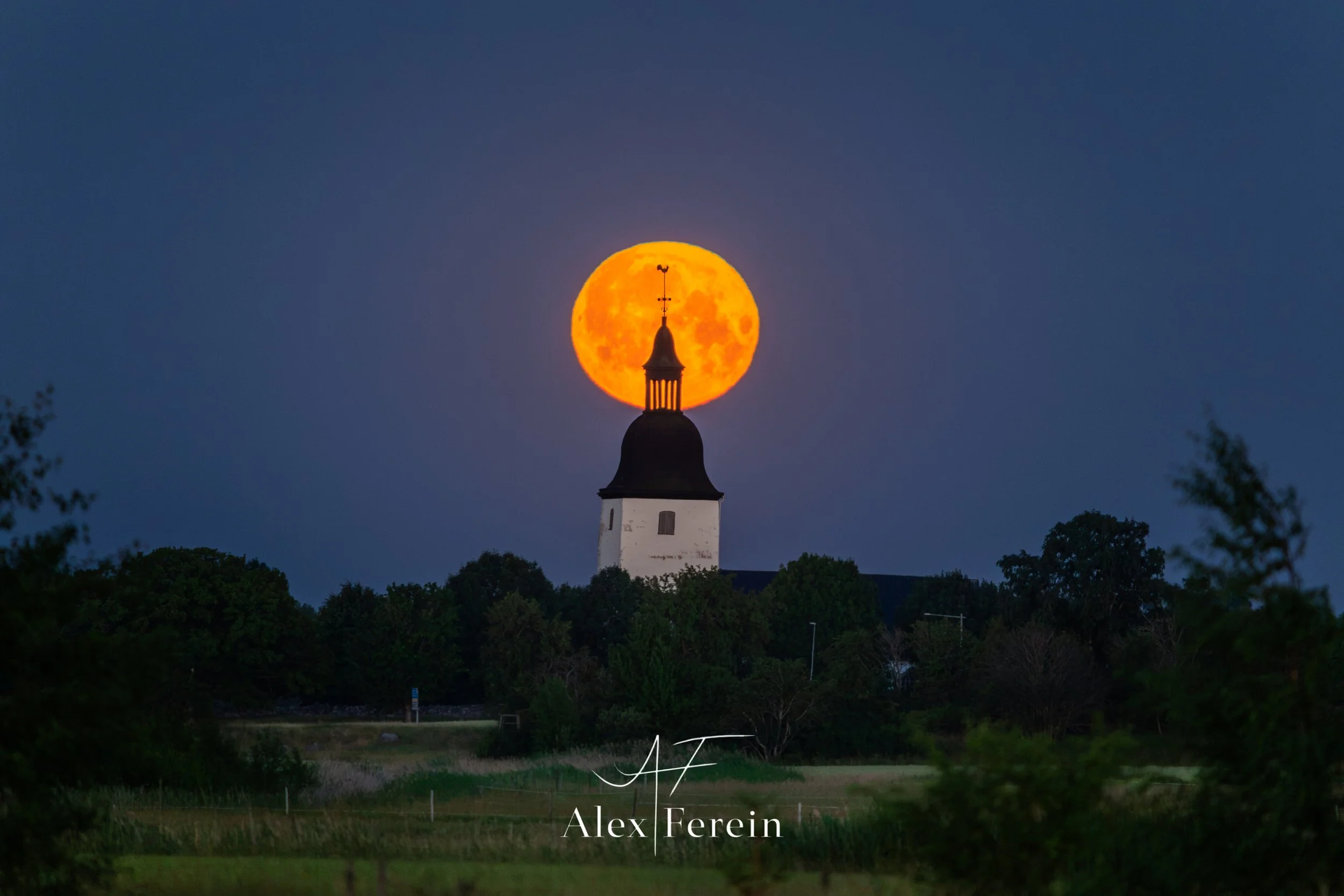 Färentuna Moonset.jpg