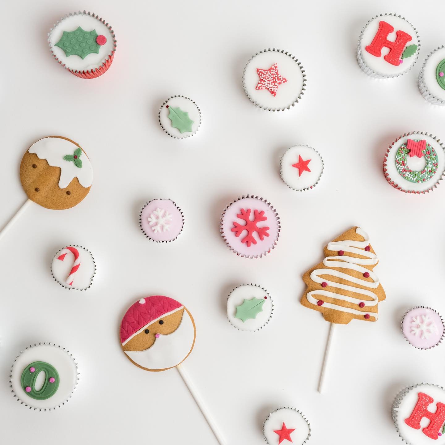 ✨ Hello November ✨
 
It&rsquo;s our favourite time of year &mdash; and we&rsquo;re so happy it&rsquo;s finally here! 🍂✨

The scent of spices, the glow of the oven, and a touch of festive magic in every bake&hellip; November, we&rsquo;ve been waiting