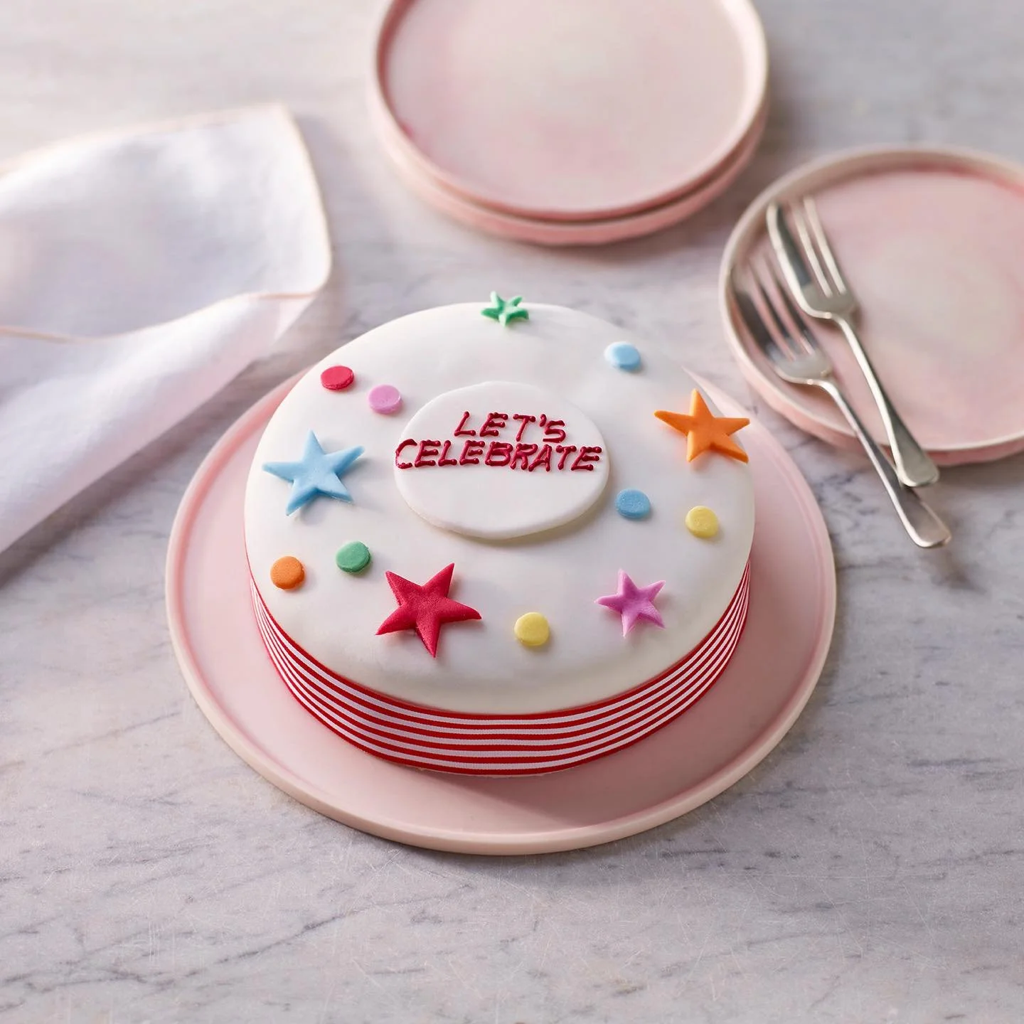 The Fiona Cairns online shop is back after the Christmas break and ready for orders ✨

Head to the link in bio 🍰

#fionacairns #shoponline #handmade #beautifullydelicious