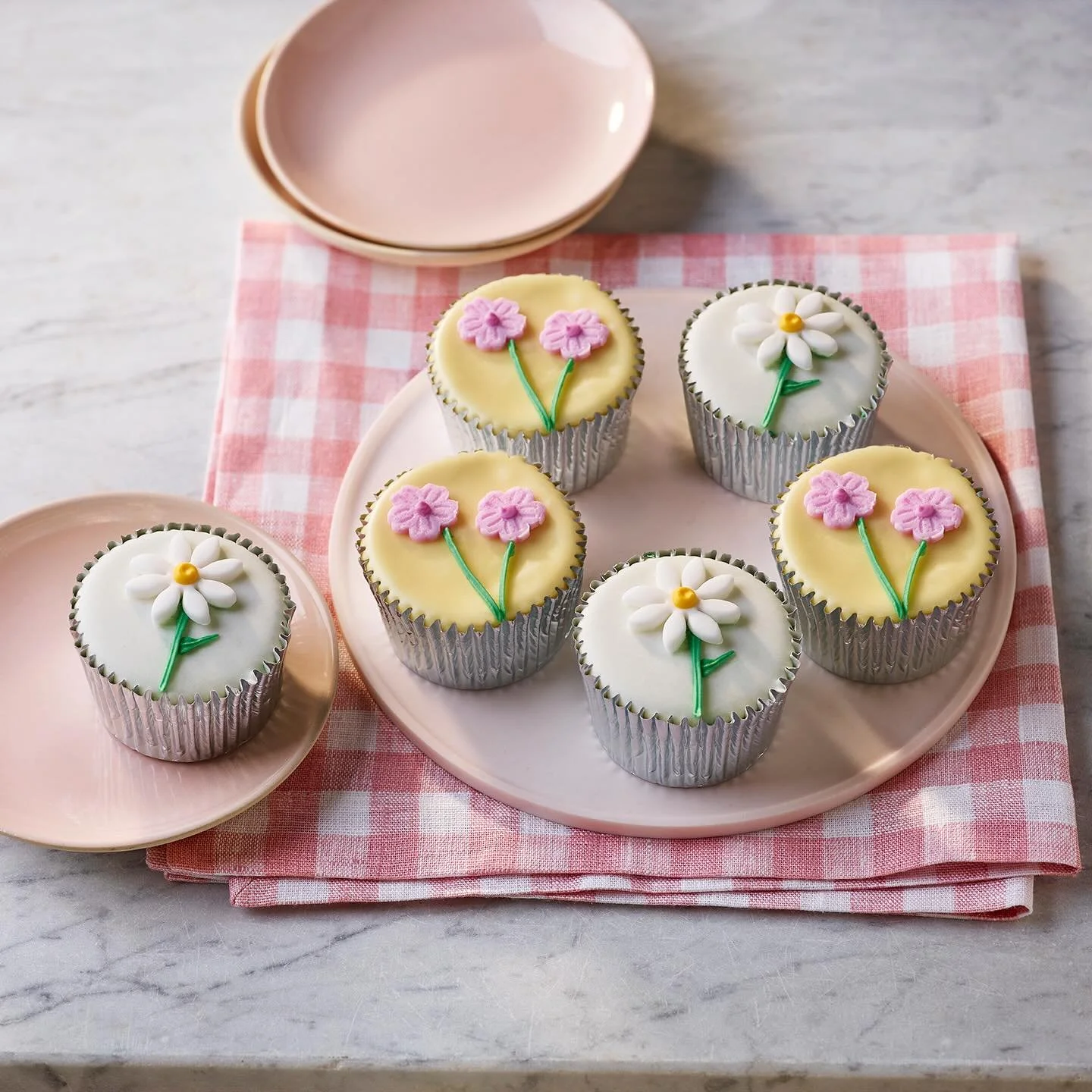 Our Mother&rsquo;s Day Collection has arrived 💖

From delicate fairy cakes, hand-finished with beautiful details, to charming gingerbread lollipops, sweetly spiced and perfect for gifting &mdash; each treat is lovingly handcrafted to make her day ex