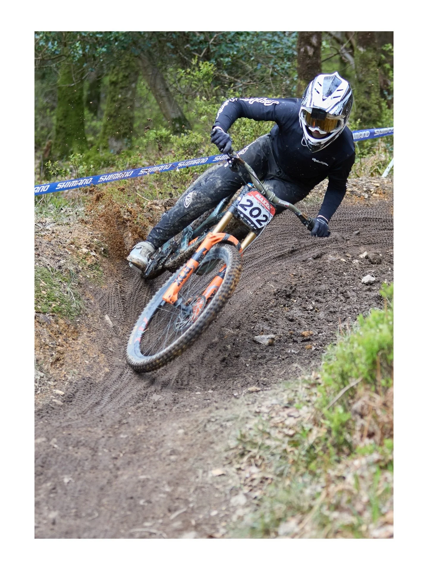 1300+ images from Carrick on Sunday are edited, uploaded, and manually-tagged on Roots and Rain.

Thanks in advance for all purchases, I really appreciate them all 🙏🏼

Link in bio 🔗 

#sportsphotographer #dh #downhill #irishdownhill #editwithus