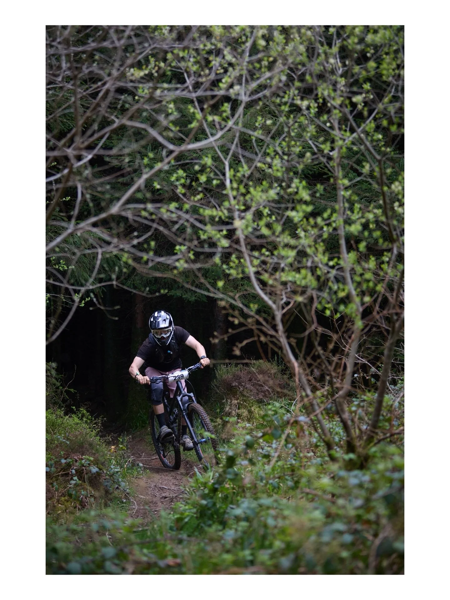 What an amazing day in Killaloe for Round 1 of the @grassrootsenduro - Great vibes at every turn! Congrats to @limerickmbc 

Images are now on Roots and Rain, link in my bio. Many thanks in advance for all purchases 🙏🏼

#sportsphotographer #enduro 