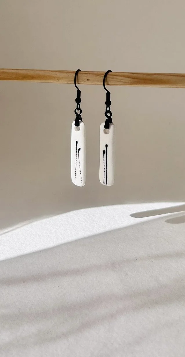 Whispered Line earrings