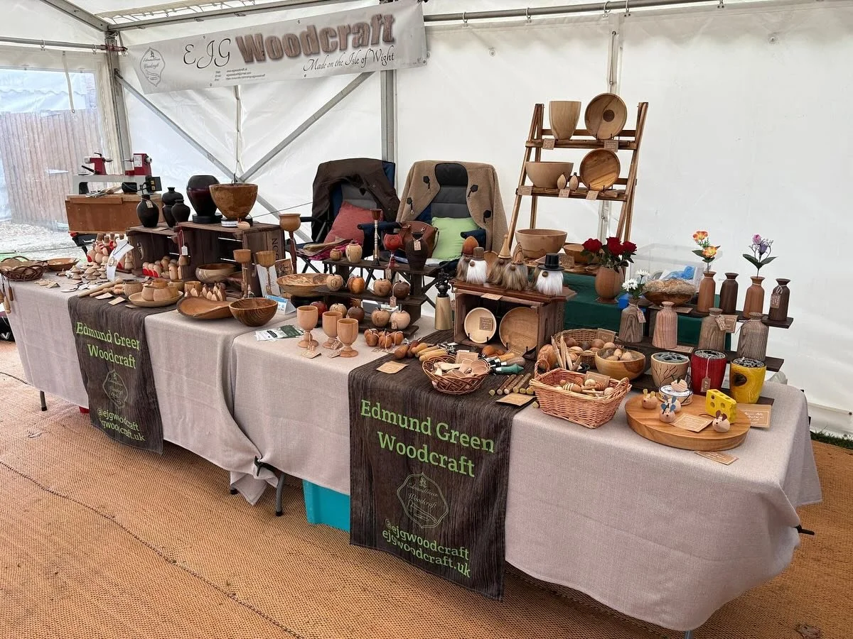 All set up and ready to go here at @homesandinteriors_show come on over and watch me do some demonstration on honey dippers and light pulls!

#woodturnersofinstagram #woodturning #crafting #woodworking #bushcraft #wood #woodcraft #crafts #handmade #a