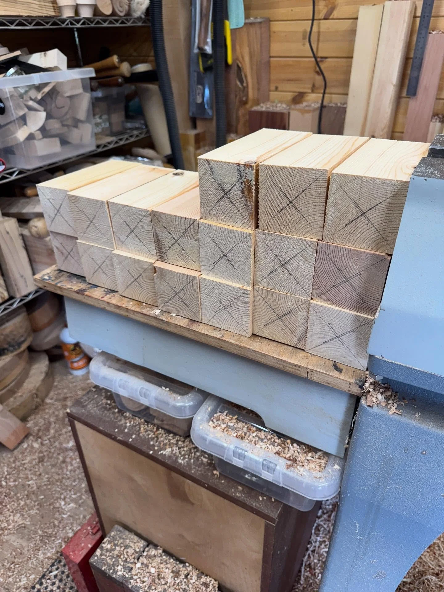 Snowman prep day. I need to get faster at these, will spend tomorrow finishing them all!

#woodturnersofinstagram #woodturning #crafting #woodworking #bushcraft #wood #woodcraft #crafts #handmade #art #diy #craft #crafting  #creative #homedecor #smal