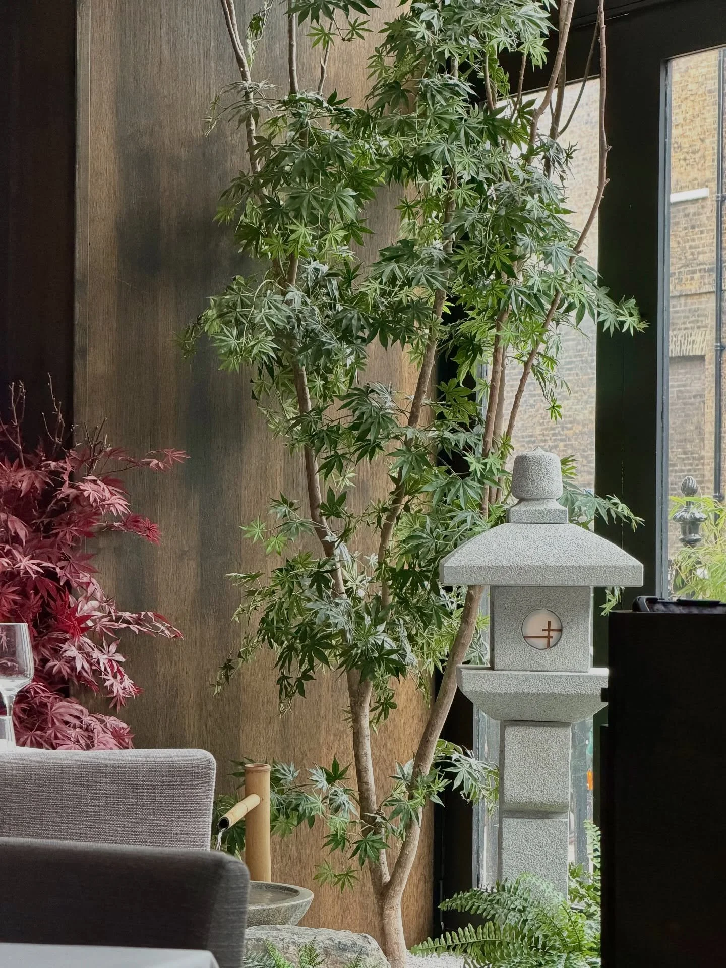 incredibly hot date alert