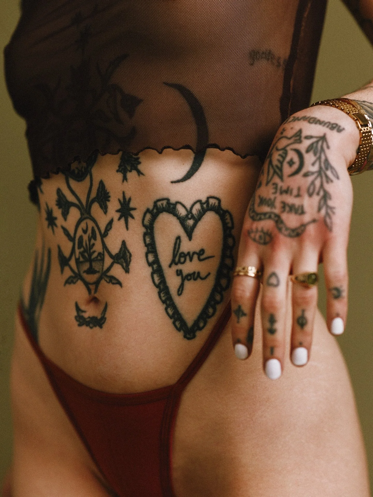 hello if you&rsquo;re new. shall we get a little more closely acquainted?

📸: @josh_showell 
.
.
#girlswithtattoos #model #london #tattoos #photoshoot