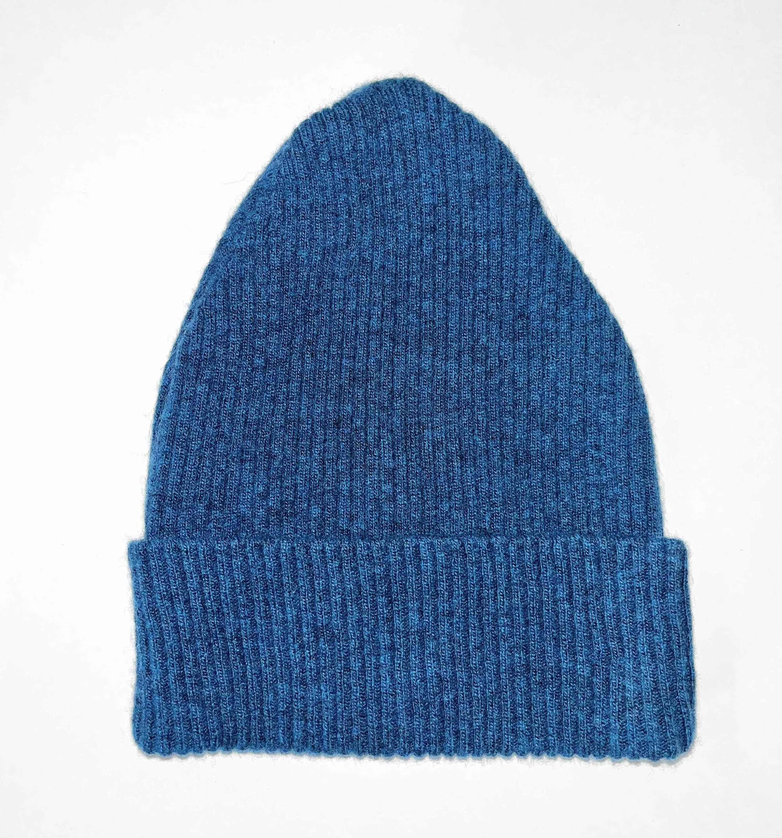 teal beanie.jpg