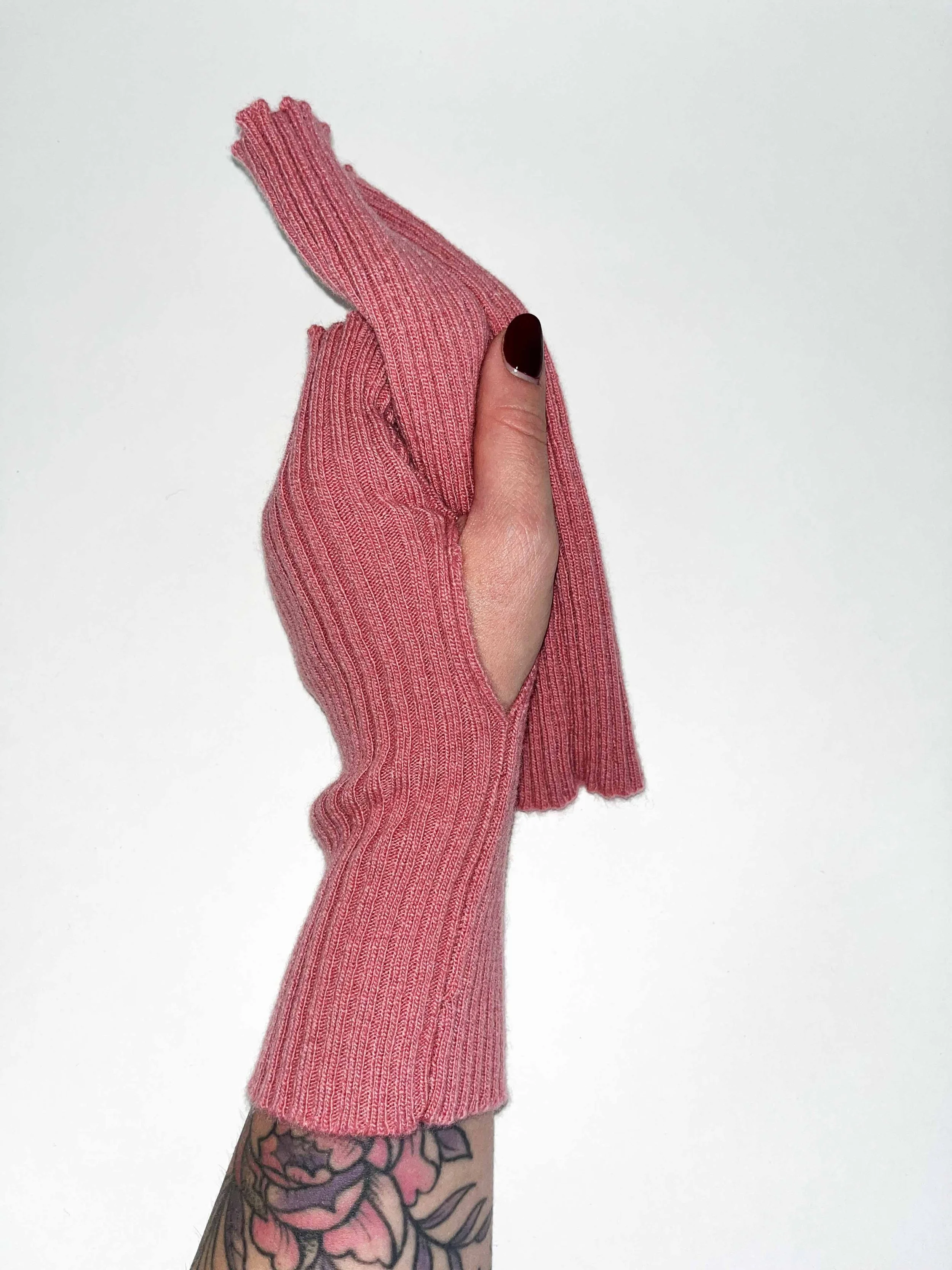 sand rose mittens2.jpg