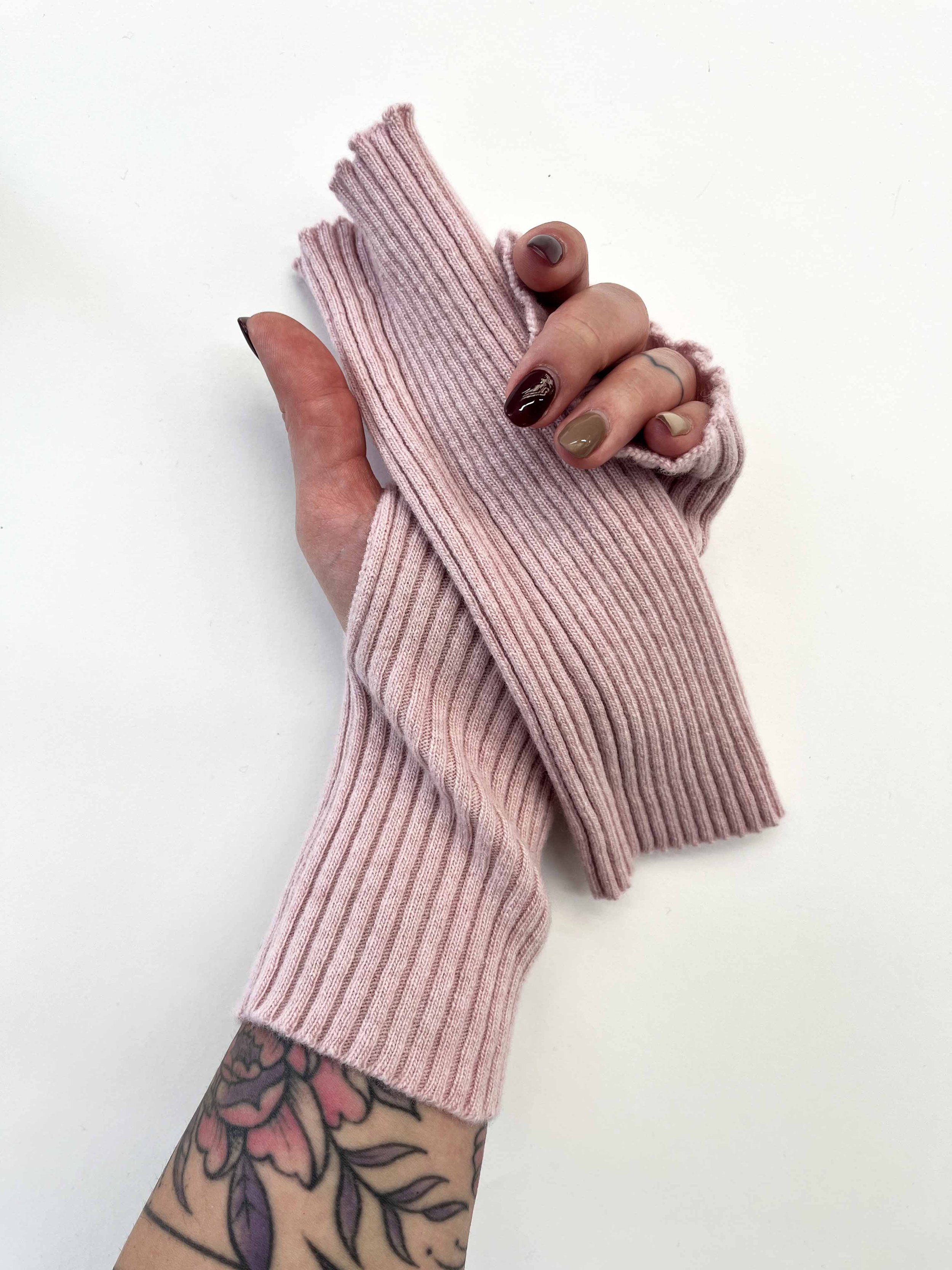lt pink mittens.jpg