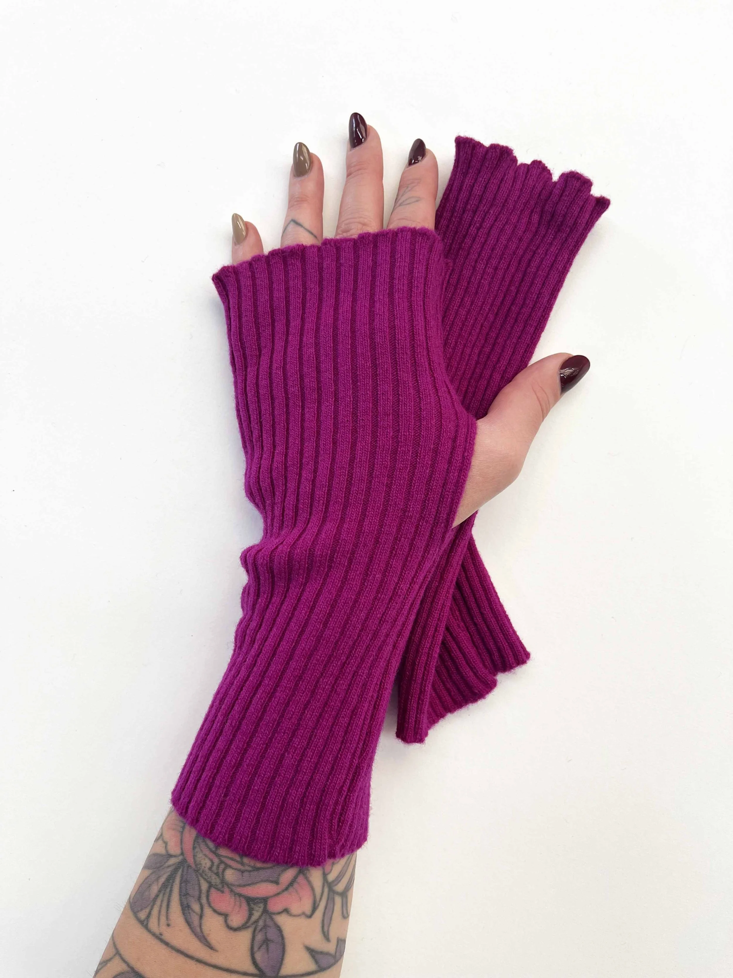 fuchsia mittens.jpg