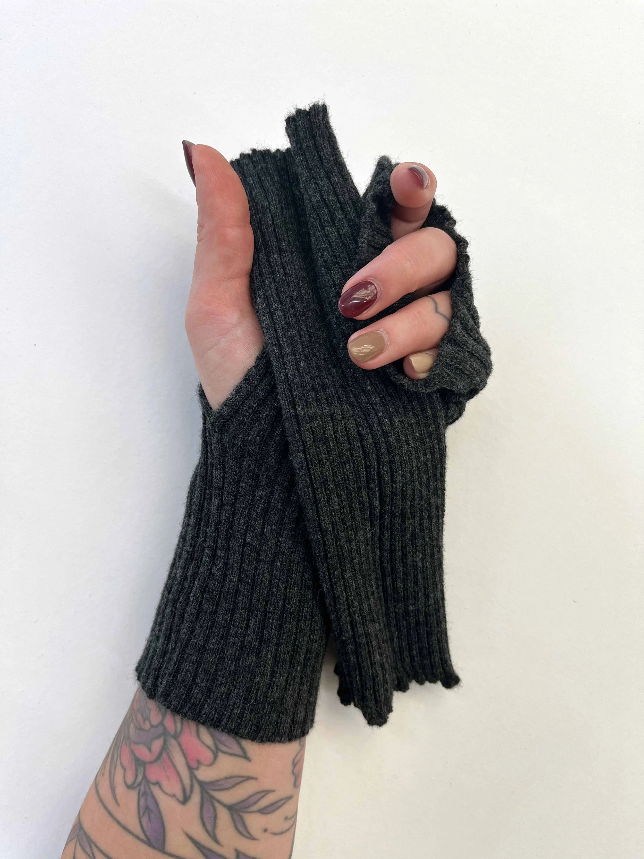 charcoal mittens.jpg