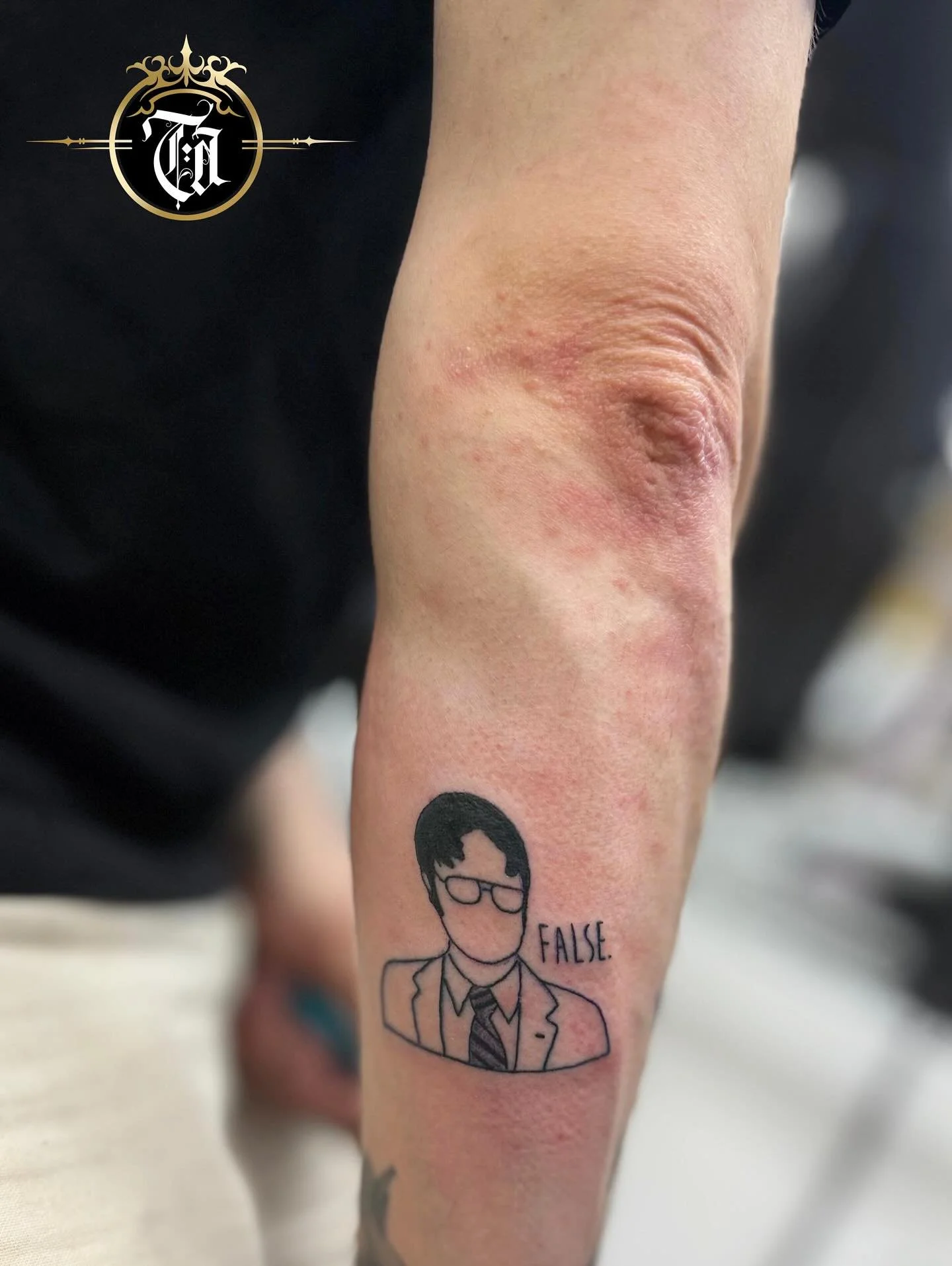 Some small pieces done by @mrtattoolondon 

Swipe to see them all 👉👉

⚜️

Sponsored by:
◾️ @kwadron 
◾️ @dragonhawkofficial 
◾️ @dragonhawktattoos 

#tattoo #tattooing #tattoos #tattooed #script #tattooartist #artist #art #tattooshop #tattoostudio 