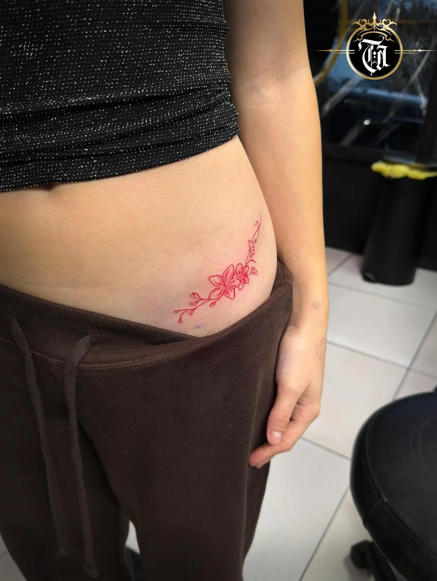 Flower Pattern 🌹💐🌸🌺🌼

⚜️

@inkedbythree 

⚜️

Sponsored by:
◾️ @kwadron 
◾️ @dragonhawkofficial 
◾️ @dragonhawktattoos 

#tattoo #tattooing #tattoos #tattooed #flower #flowertattoo #tattooartist #artist #art #tattooshop #tattoostudio #artistic #