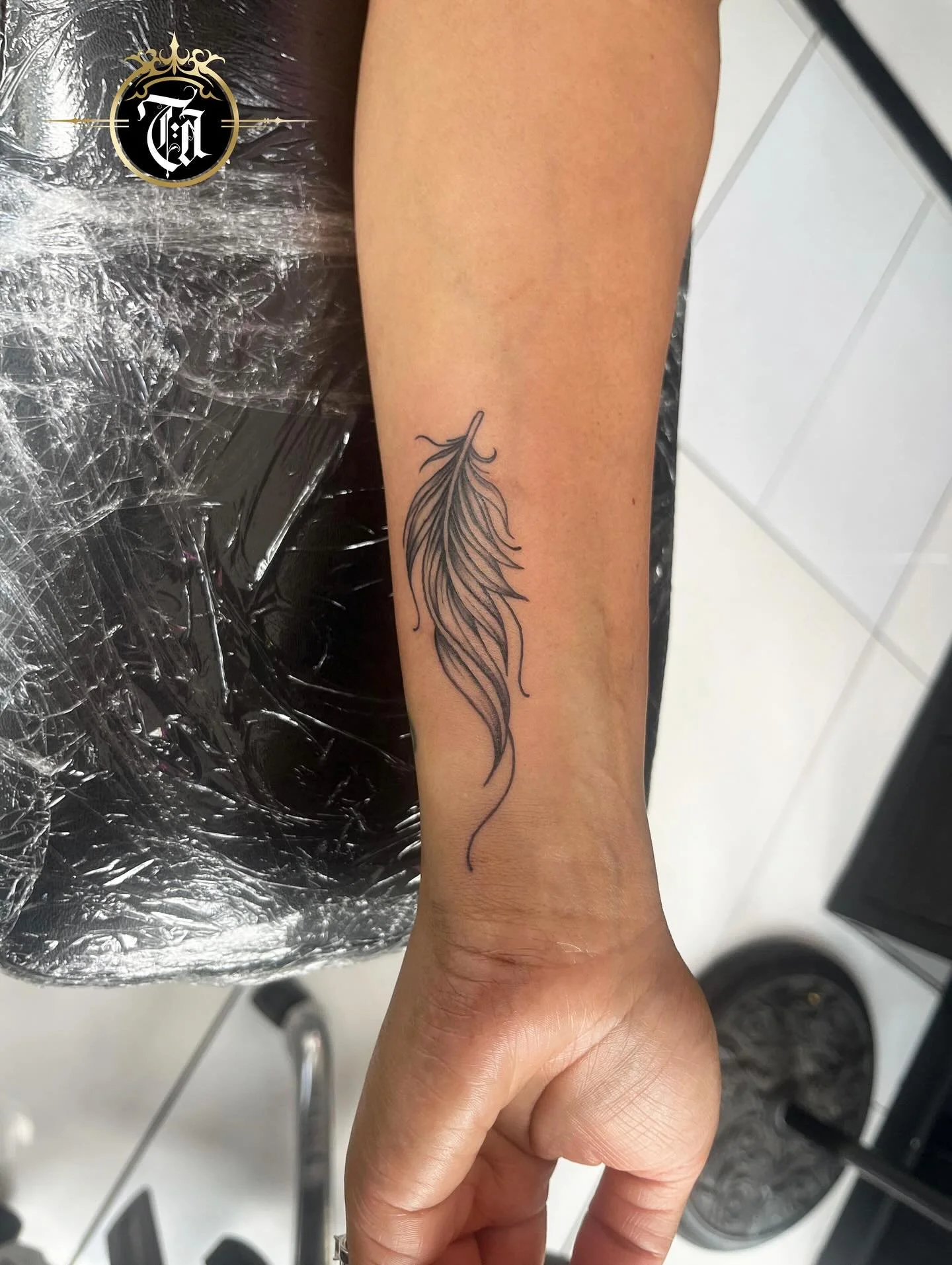 Some pieces done by @inkandescent.tattoos 

⚜️

@inkandescent.tattoos 

⚜️

Swipe to see all 👉👉

Sponsored by:
◾️ @kwadron 
◾️ @dragonhawkofficial 
◾️ @dragonhawktattoos 

#tattoo #tattooing #tattoos #tattooed #feather #turtle #tattooartist #artist