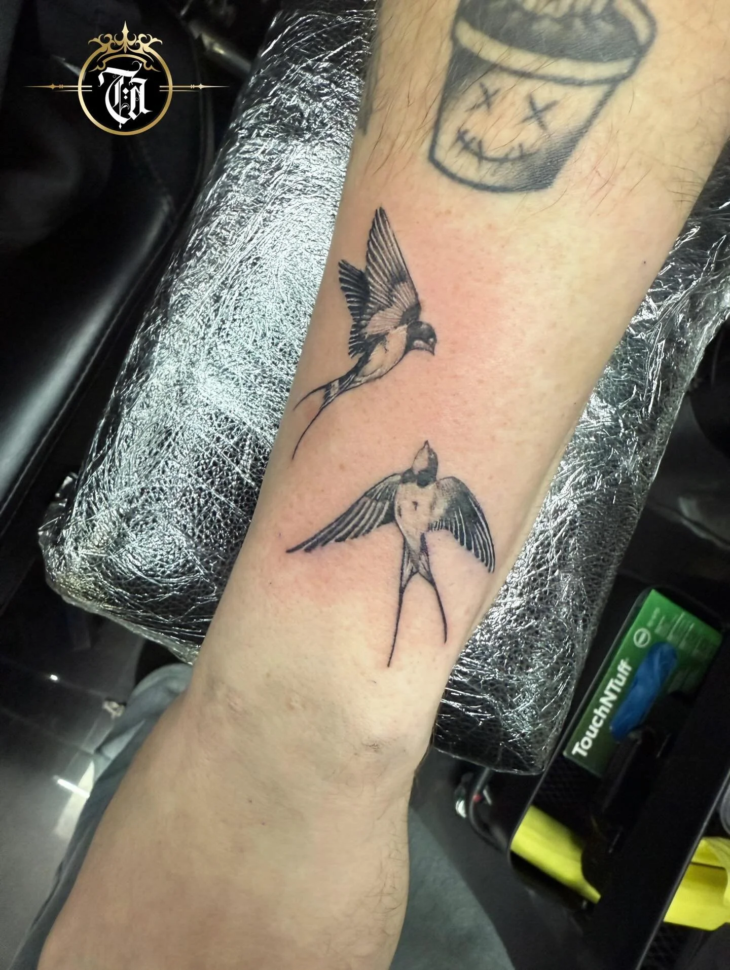 Bird Tattoos 🕊️🤍

⚜️

@inkandescent.tattoos 

⚜️

Sponsored by:
◾️ @kwadron 
◾️ @dragonhawkofficial 
◾️ @dragonhawktattoos 

#tattoo #tattooing #tattoos