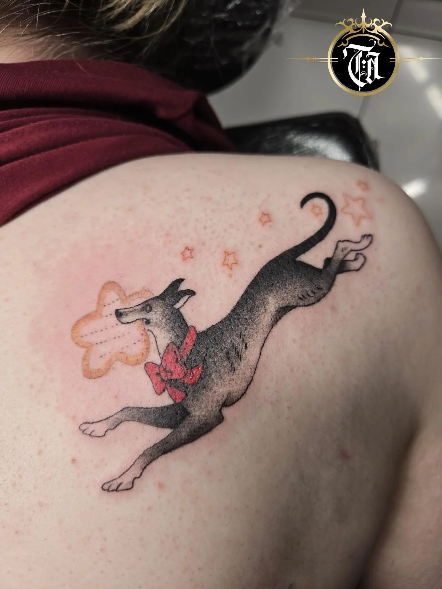 How cute is this tattoo? 🥹🐾

⚜️

@lyd.tattoos 

⚜️

Sponsored by:
@kwadron 
@dragonhawktattoos 
@dragonhawkofficial 

#tattoo #tattooing #tattoos #tattooed #art