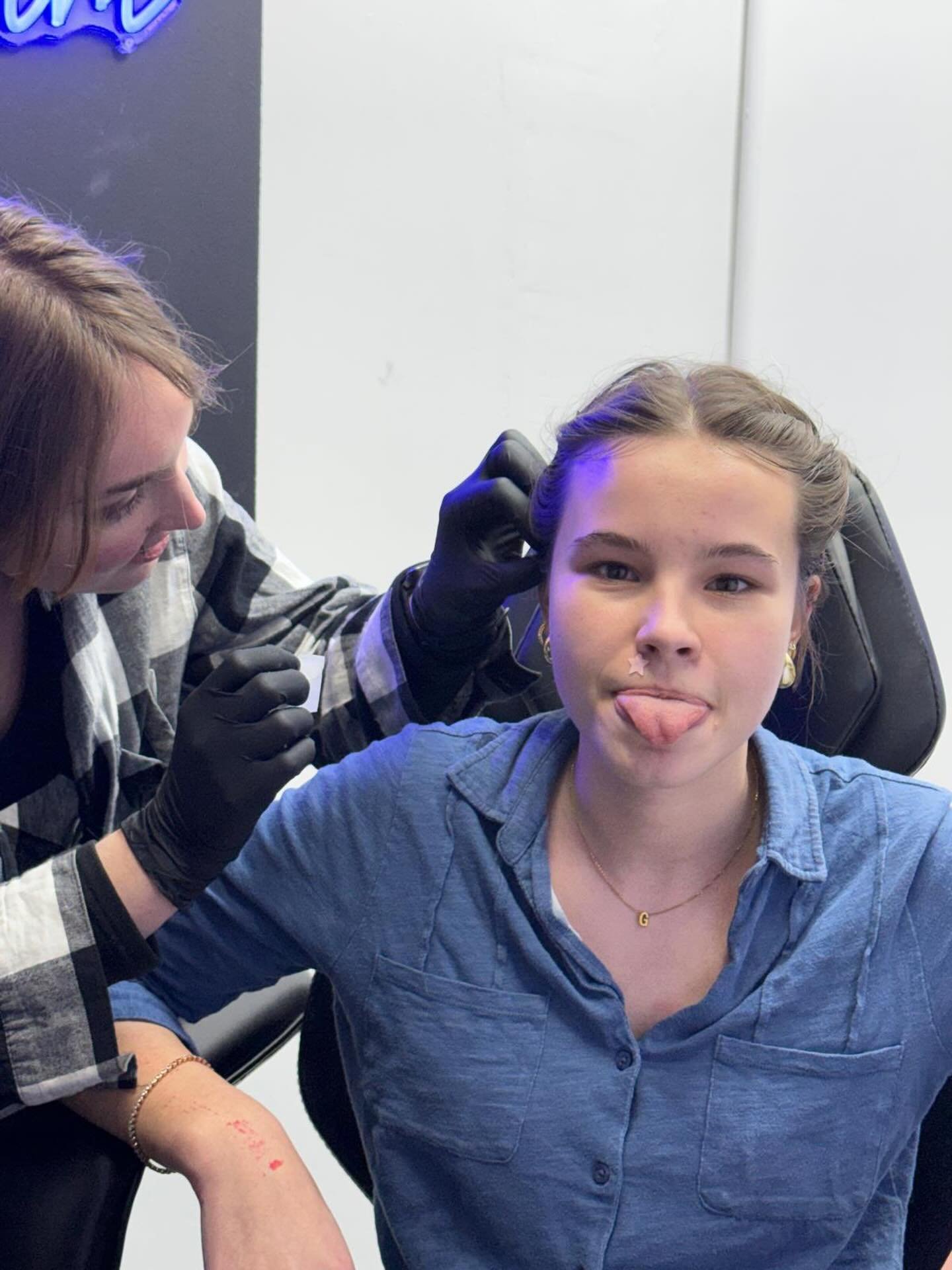 Forward Helix Piercing at Tattoo Asylum 🖤👂💉

For any piercing enquiries please get in touch 

⚜️

@rusalka_tattoos 

⚜️

Sponsored by:
▪️ @kwadron 
▪️ @dragonhawktattoos 
▪️ @dragonhawkofficial 

#tattoo #tattooartist #ink #inked #artist