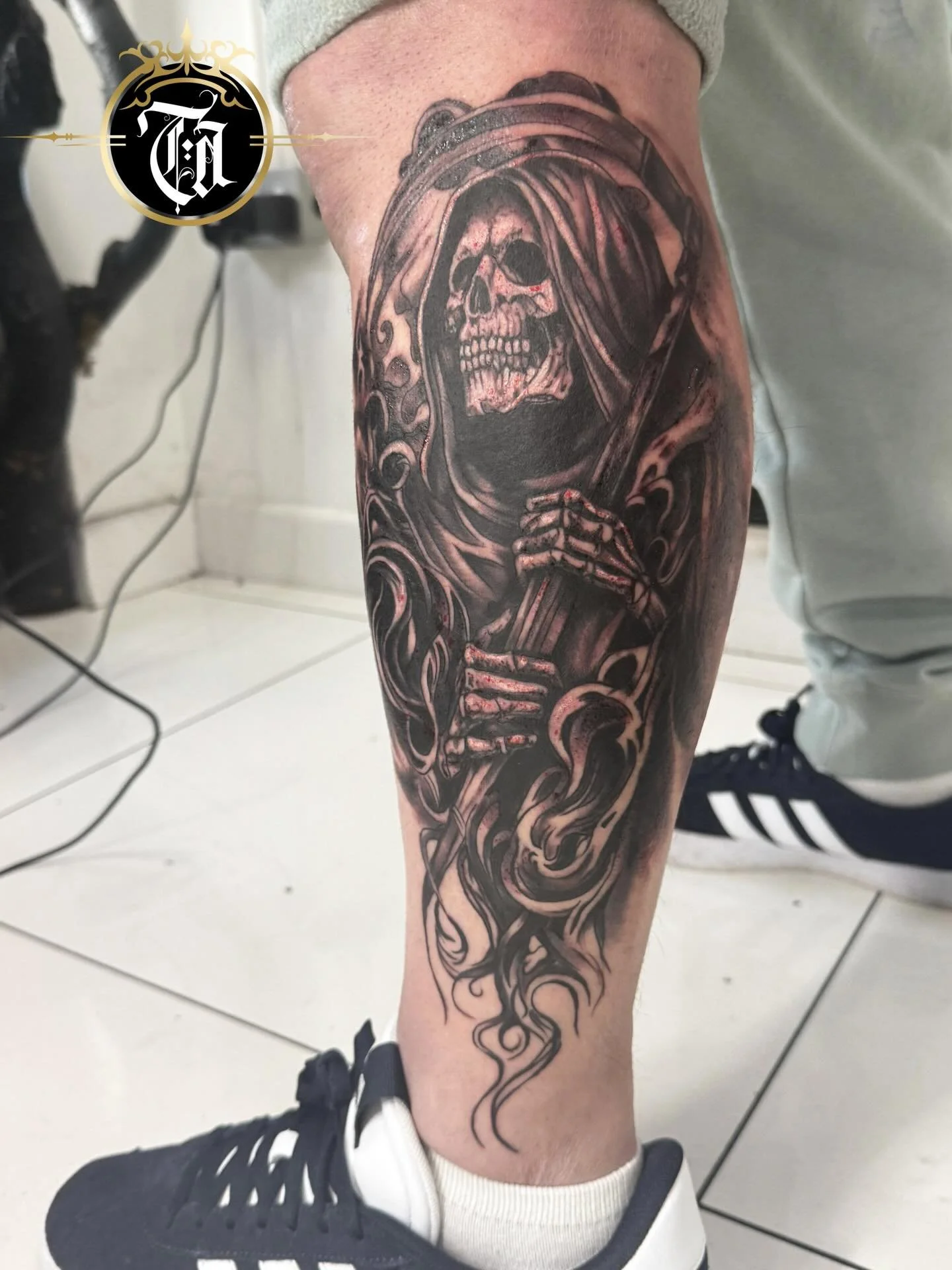 Grim Reaper Tattoo 💀🔪🪦

⚜️

@inkdbymaz 

Swipe for video 👉👉📽️

⚜️

Sponsored by:
▪️ @kwadron 
▪️ @dragonhawktattoos 
▪️ @dragonhawkofficial 

#tattoo #tattooartist #ink #inked #artist