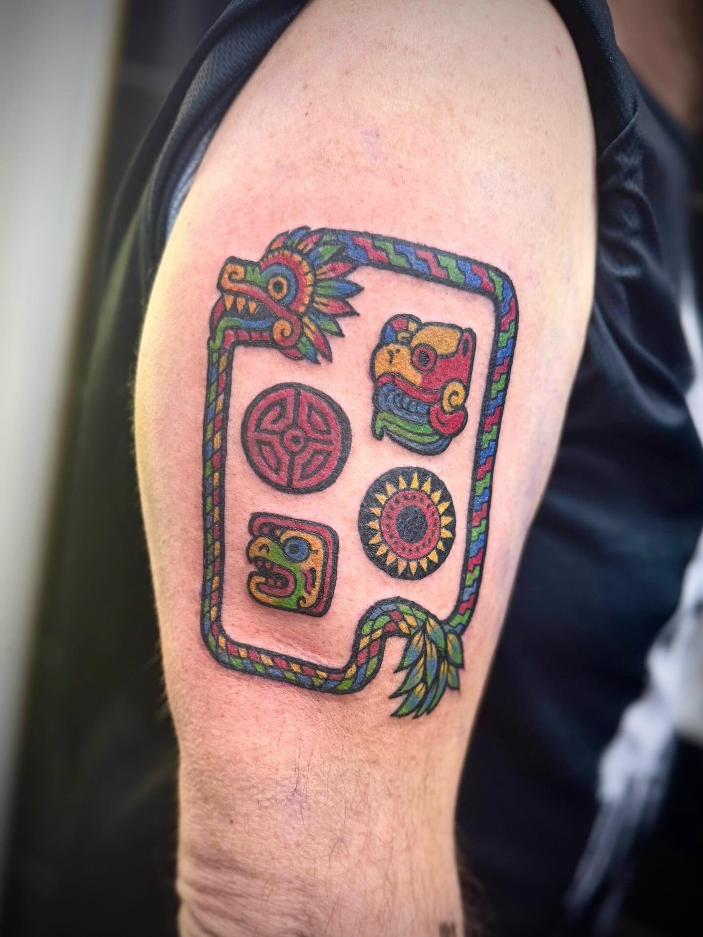 Mayan Design 👀

Swipe for video 👉📹

⚜️

@inkandescent.tattoos 

⚜️

Sponsored by:
@kwadron 
@dragonhawktattoos 
@dragonhawkofficial 

#tattoo #tattooing #tattoos #tattooed #art