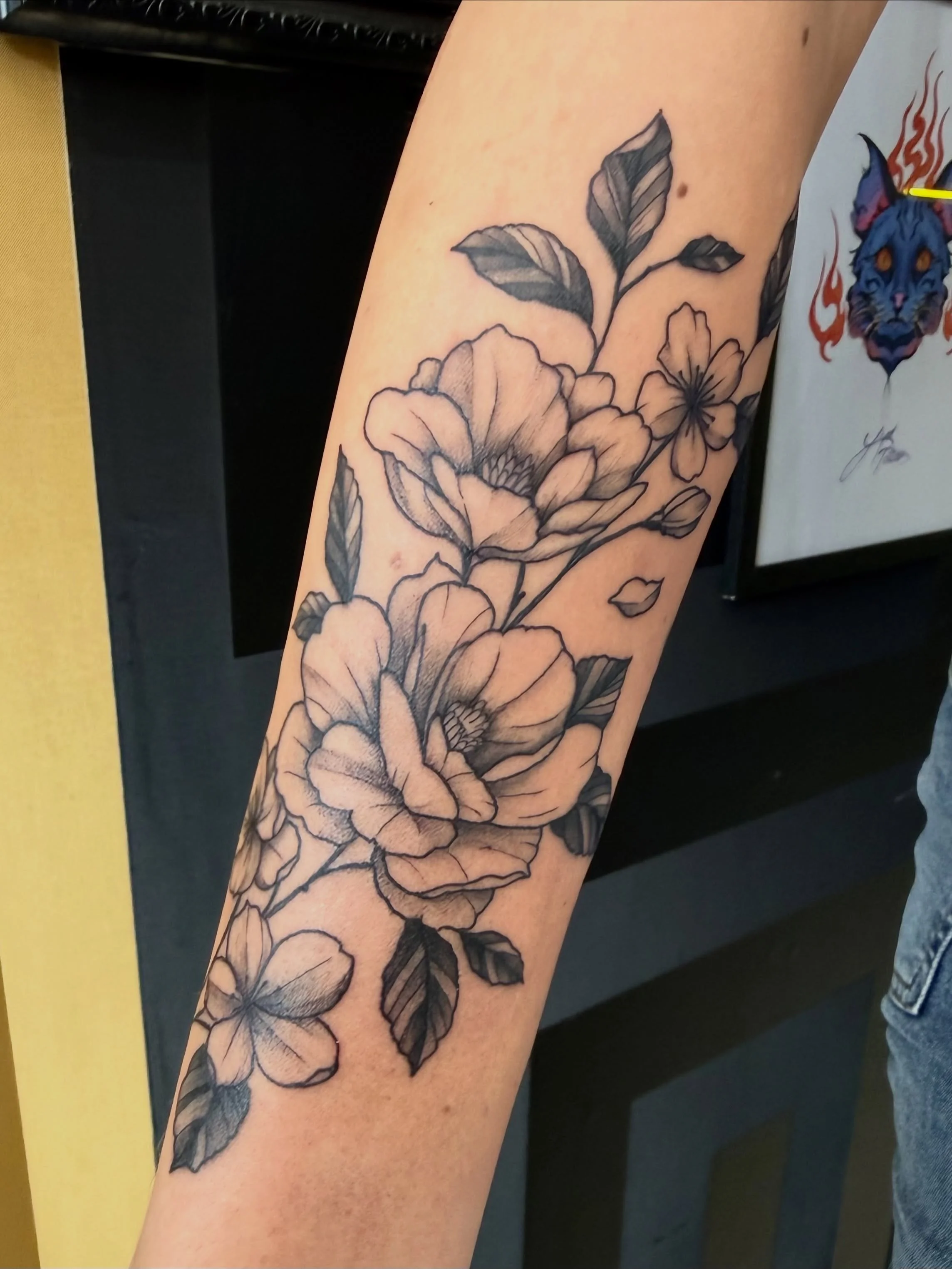 Custom black and grey floral sleeve, featuring detailed flowers and delicate shading throughout.🌸🌼

✦

Artist: @inkandescent.tattoos 

DM us to book a consultation or your next tattoo, or give us a call on 01707 655273.

✦

Sponsored by:
@kwadron
@
