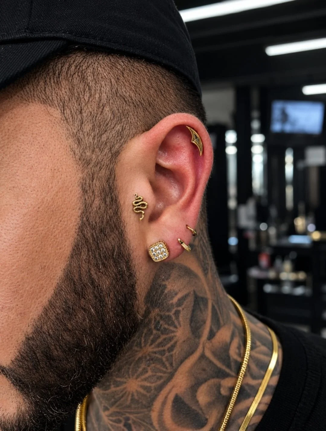 A look at some of our recent piercing work, including 2nd and 3rd lobes, tragus, helix, daith, special snake eyes, belly button and tongue piercings. ✨

Different clients, different placements, all professionally pierced and fitted.

✦

Piercer: @sku