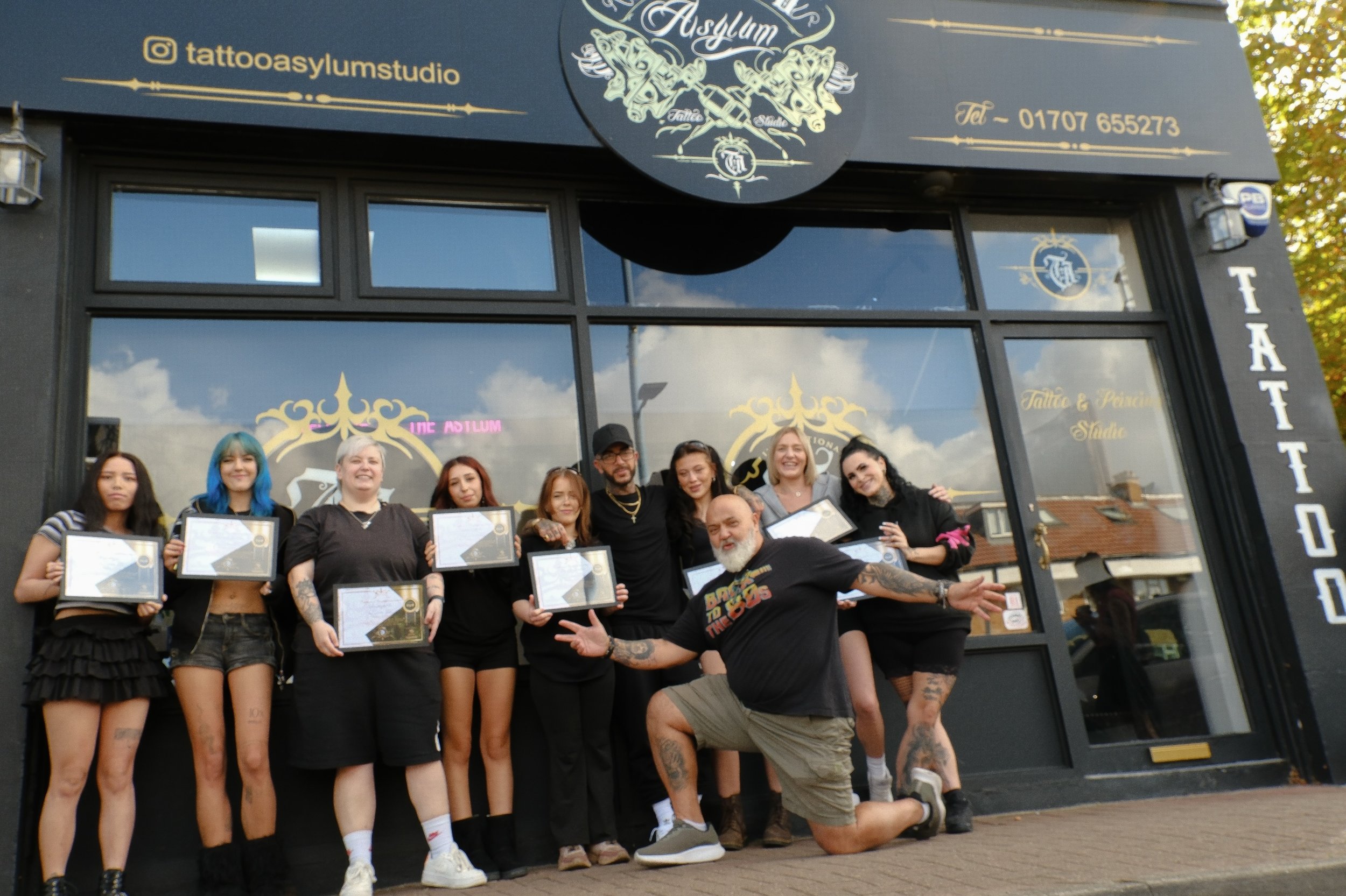 🎓 The final day of our Tattoo Course &mdash; and what a way to finish!

After days of learning, practising and developing their skills, our students put everything into practice by tattooing themselves before receiving their certificates. 🖊️

From 