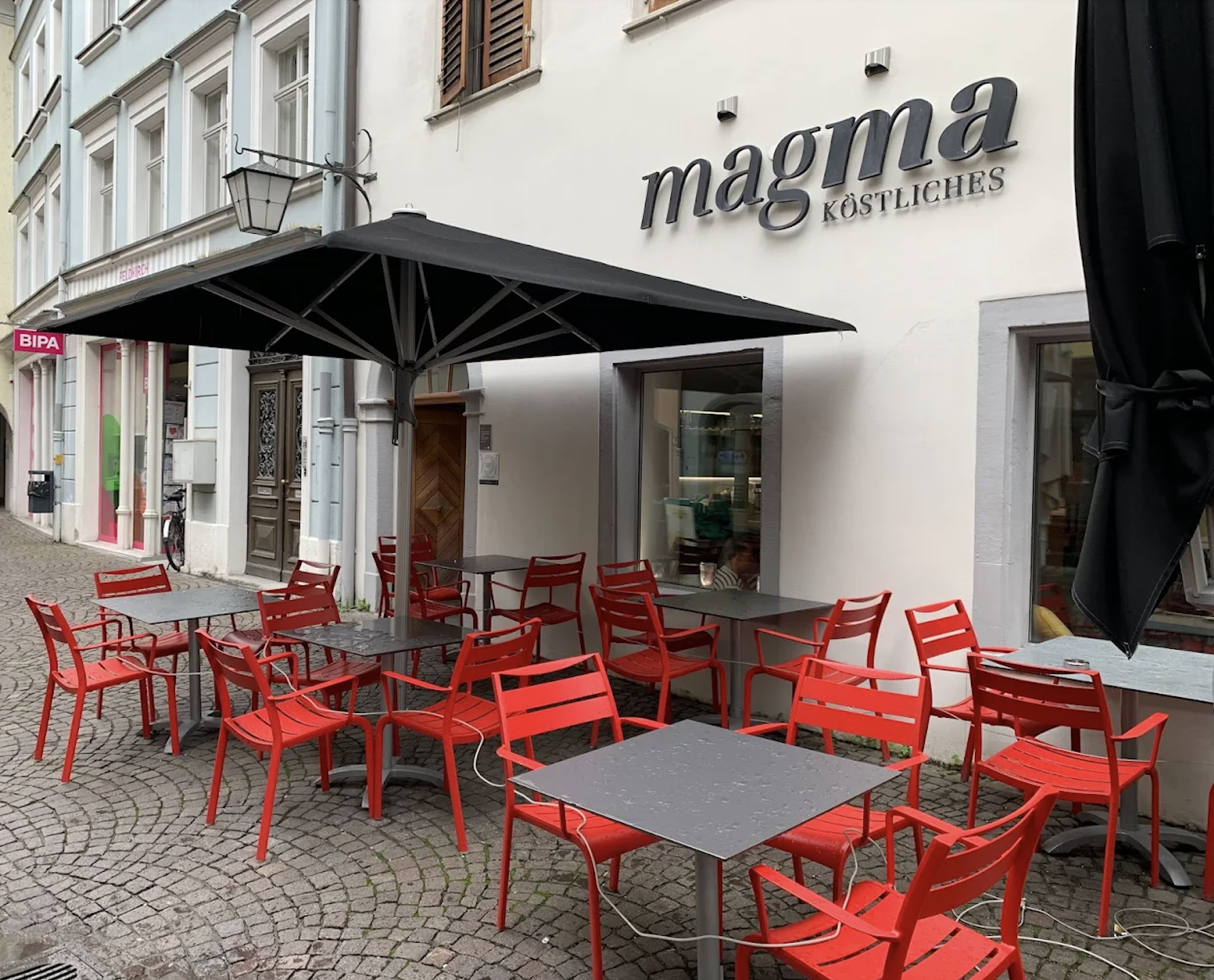 Cafés &amp; Breakfast