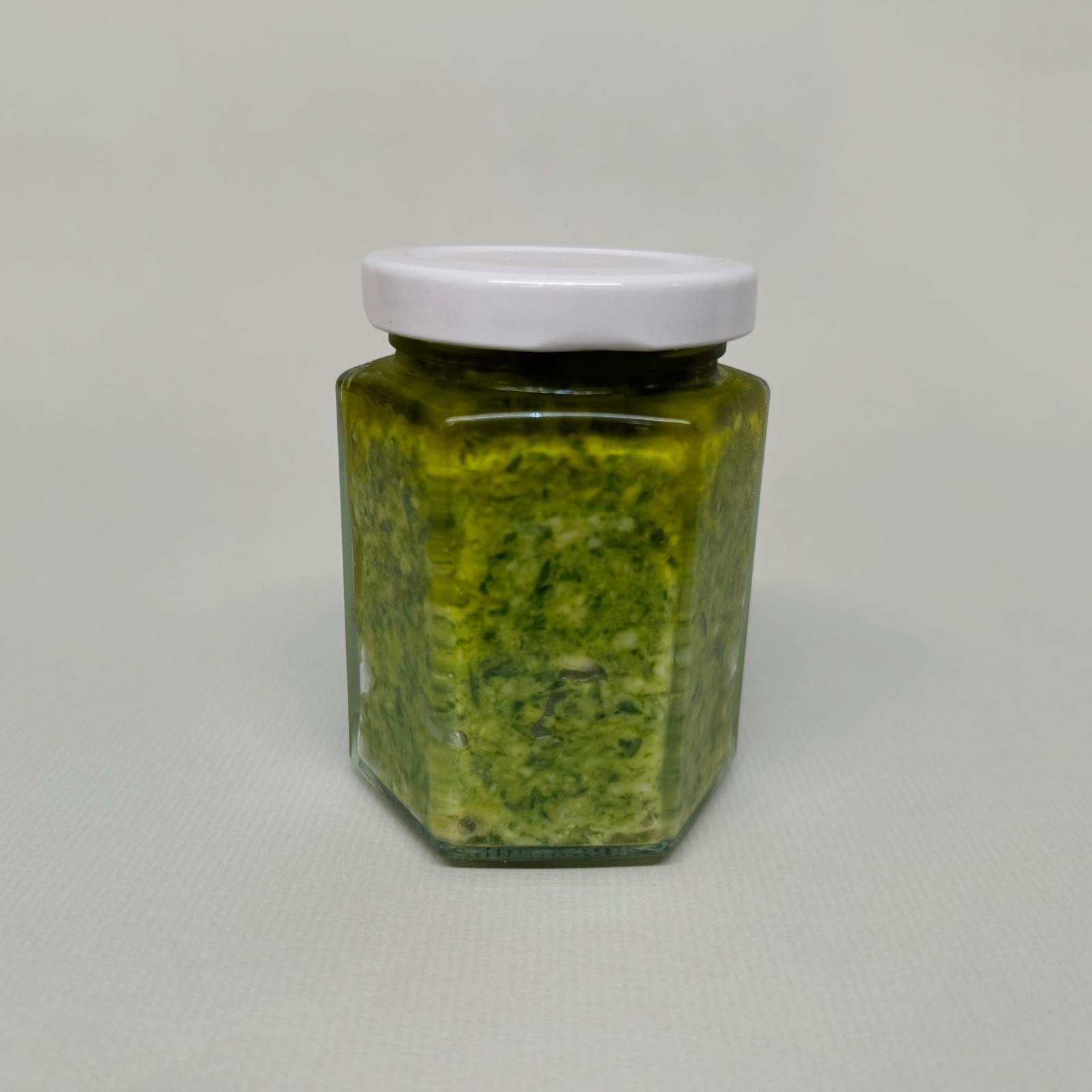 Green Pesto (Carrot Tops) – CHF 6
