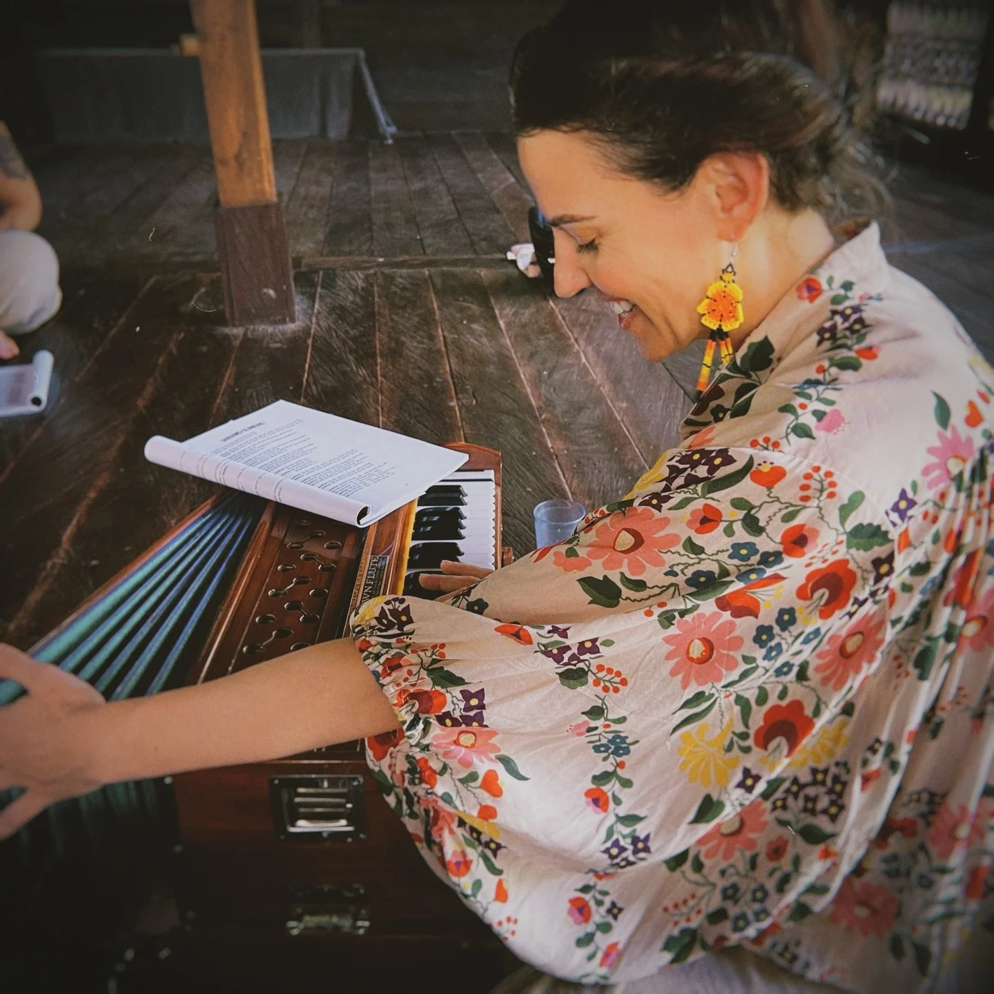 Kirtan School 🎹🫶

I&rsquo;ve been curious about Kirtan for a long time. This beautiful, ancient Indian form of devotional singing traces its roots back to the earliest Vedic chants. The word Kirtan comes from the Sanskrit kirti, meaning to communic