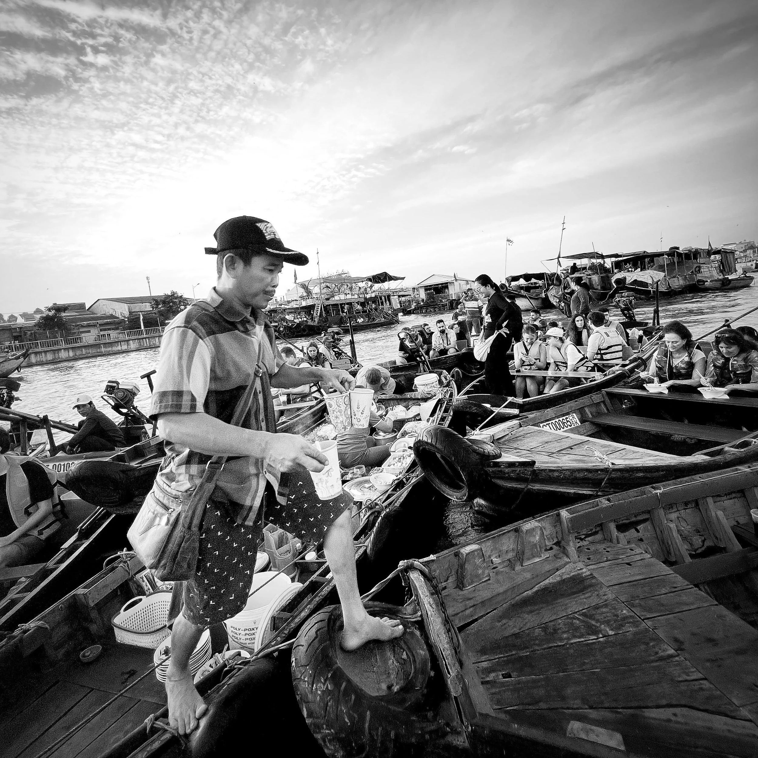 An arty farty photo dump from my adventures in South East Asia. Turns out &ldquo;I&rsquo;ll post these when I get home&rdquo; meant &ldquo;I&rsquo;ll find them in my camera roll 6 months later.&rdquo;

#SoutheastAsia #Backpacking #TravelDiaries #Phot