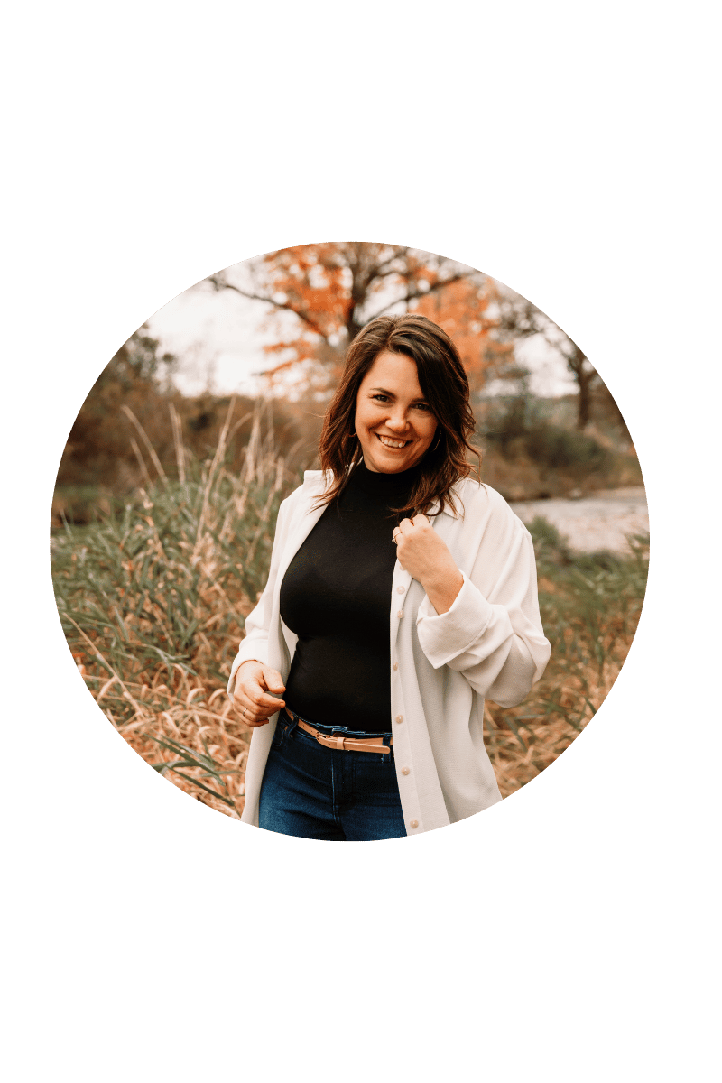 Portrait d'Annie Gagné, experte en coupe énergétique et spécialiste en soins capillaires naturels, offrant des services personnalisés pour la santé et la beauté des cheveux.