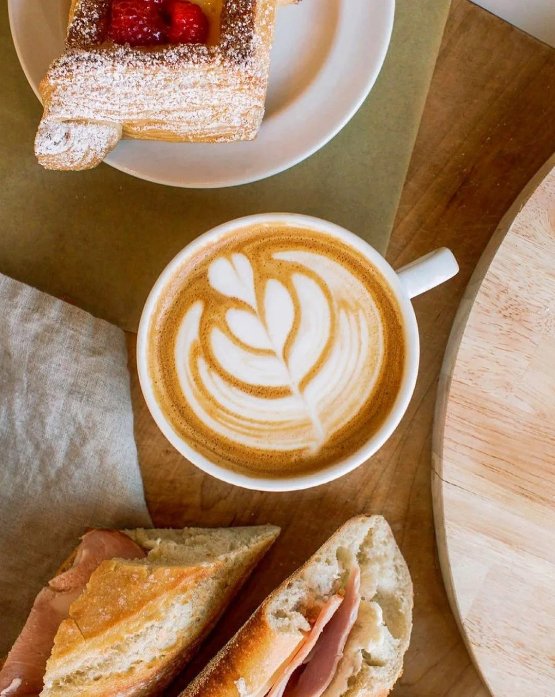 The perfect spot to sip a latte and watch the leaves change!⁠
⁠
Only 1.5 miles from Village West, @foxinthesnowcafe is your go-to for beautiful bakes, strong coffee, and cozy fall vibes! 🍁☕