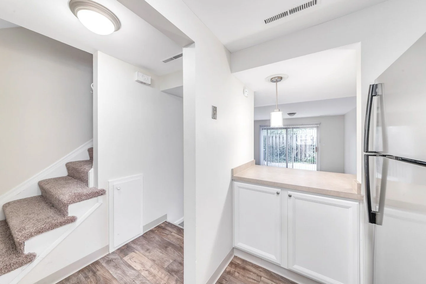 Bright, modern floor plans designed to fit all your needs! 🌟⁠
⁠
Know someone interested in living at Village West? Have them give us a call today. Friends really do make the best neighbors! ⁠
⁠