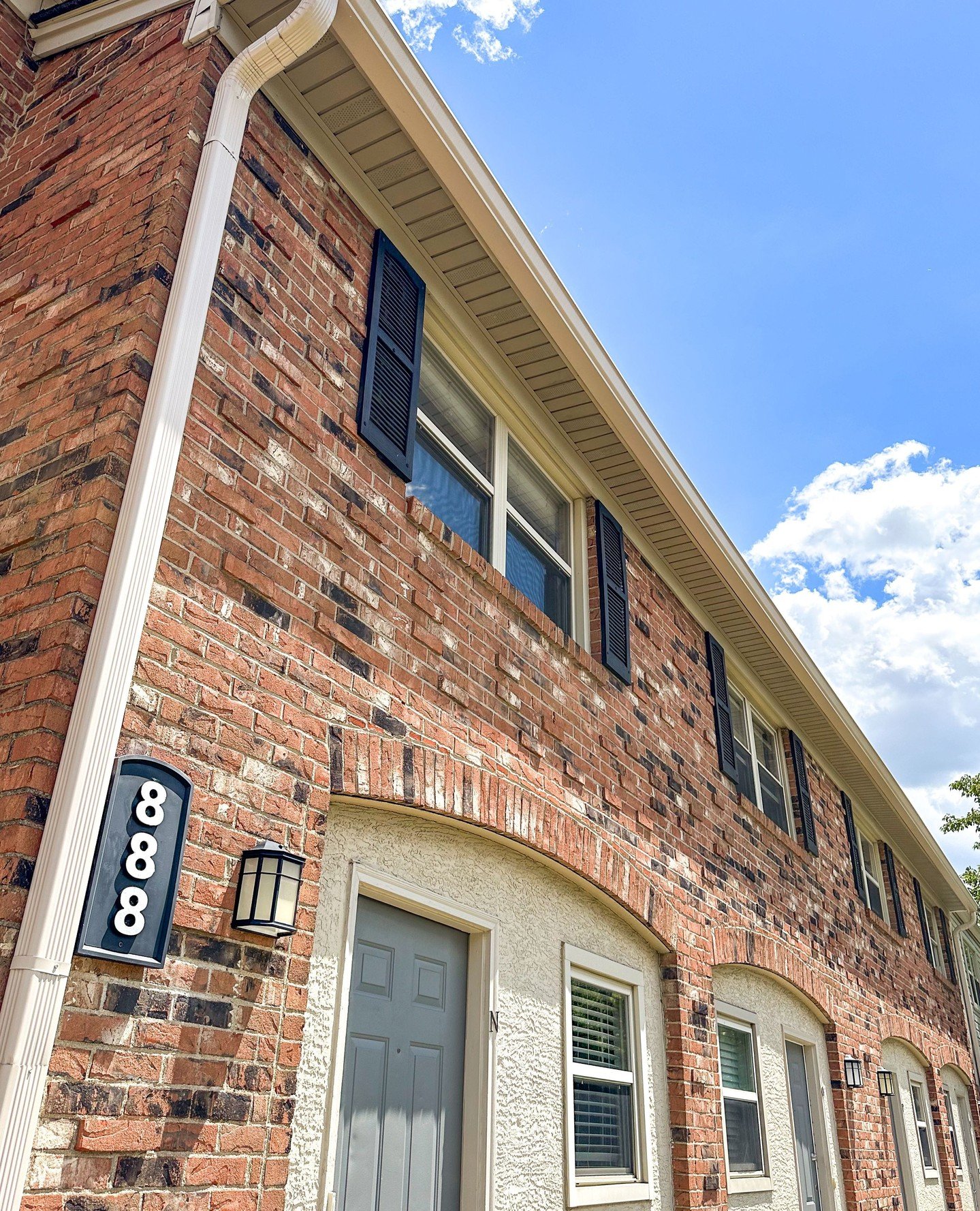 Our spacious layouts feature modern amenities designed for your comfort and convenience! Enjoy stainless steel appliances, open living areas, private enclosed patios, optimized storage solutions, and more. ⁠
⁠
Experience nothing but the best at Villa