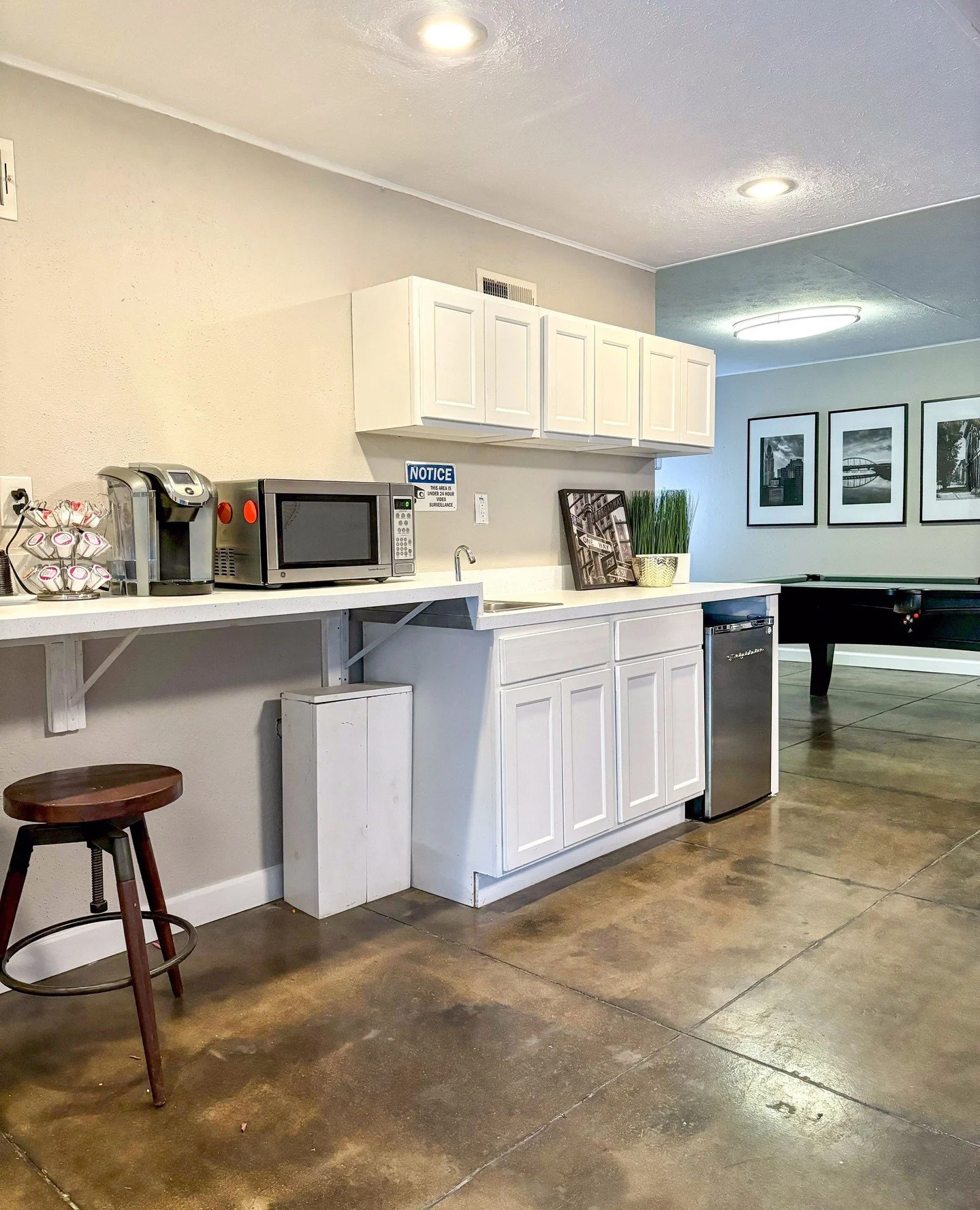 Perfection lives in the nuances 🌟⁠
⁠
The clubhouse at Village West is made for everyday moments!