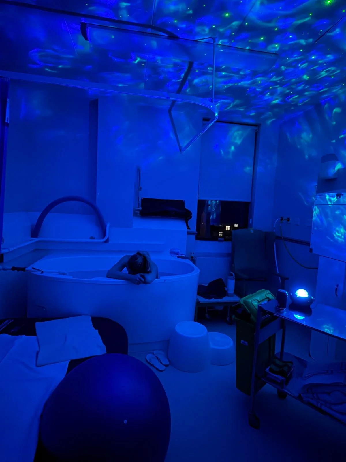 Beautiful, gentle water birth in hospital for second-time mum, Amy