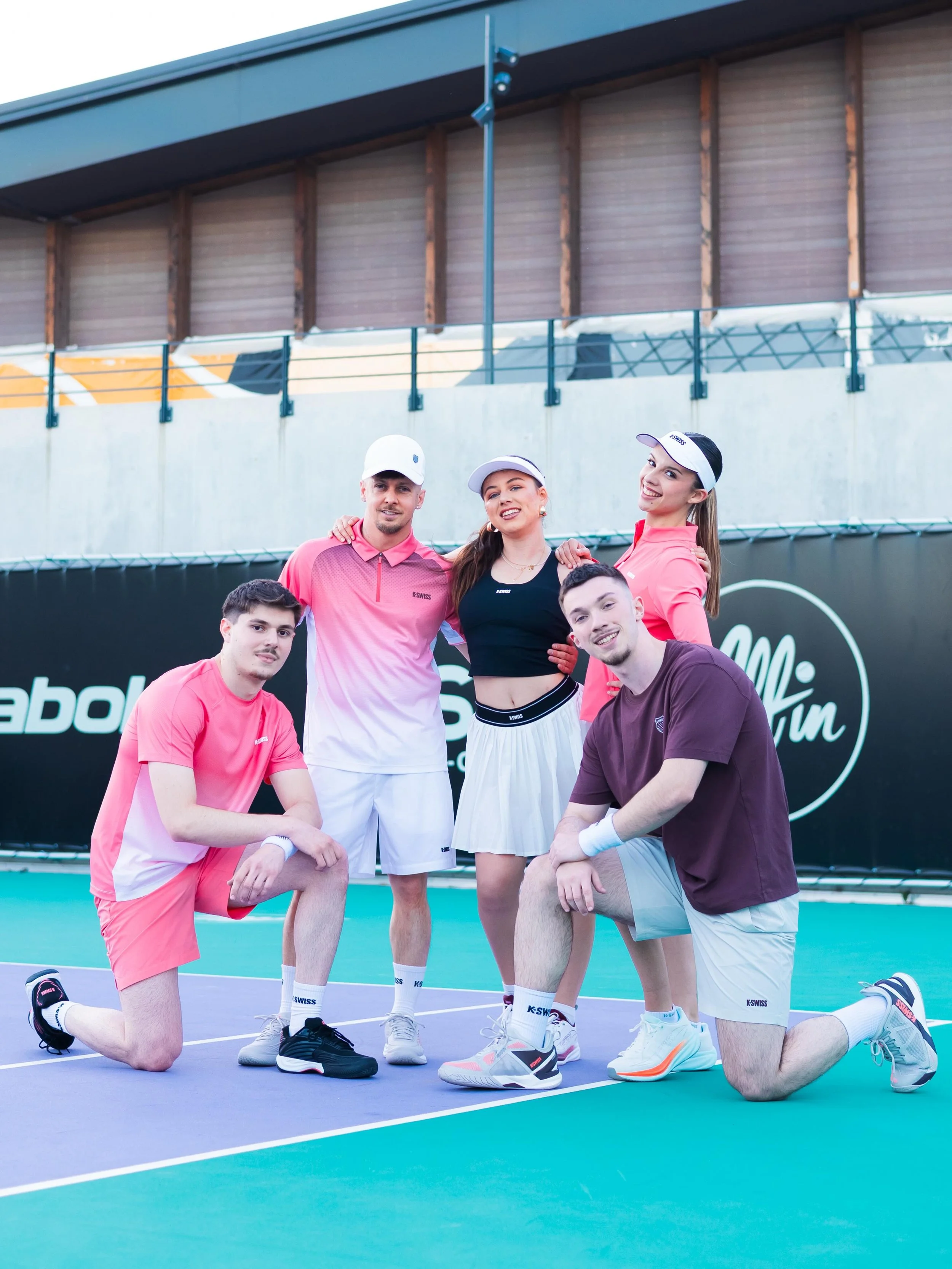 DCE X @kswiss 🎾 

Cette semaine, nous avons eu le plaisir de d&eacute;voiler la collection &Eacute;t&eacute; 2027 de @kswiss.
Pour l&rsquo;occasion, nos danseurs se sont produits sur les terrains du @allin_country_club, offrant une performance &agra