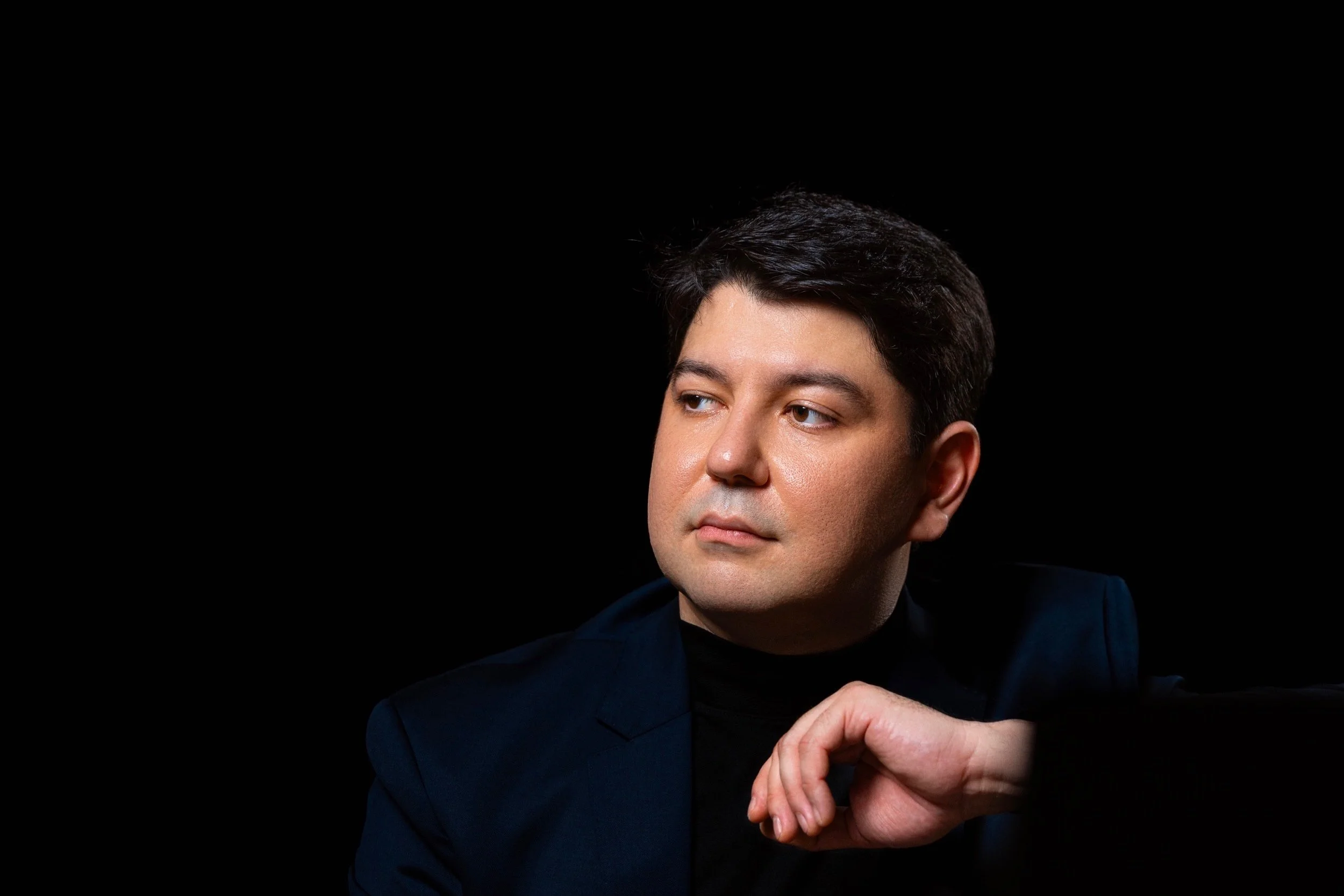 behzod-piano-seated-profile-gallery.jpg