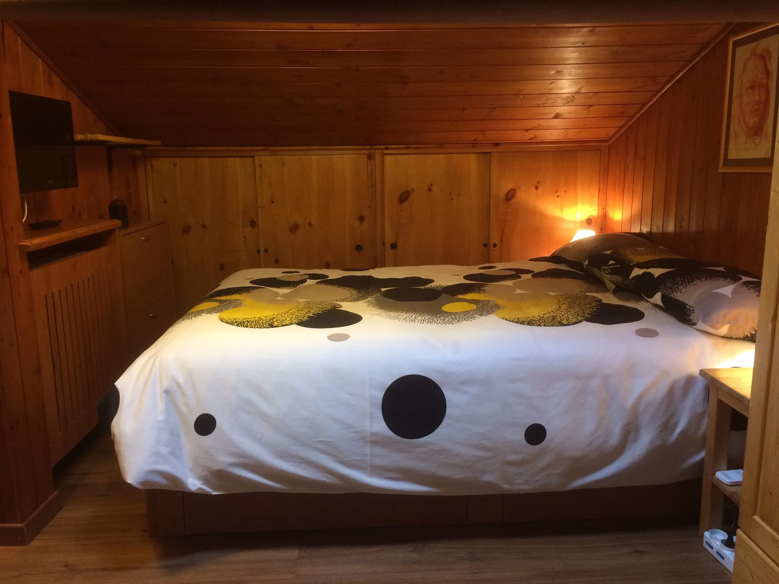 19 letto matrimoniale.jpg