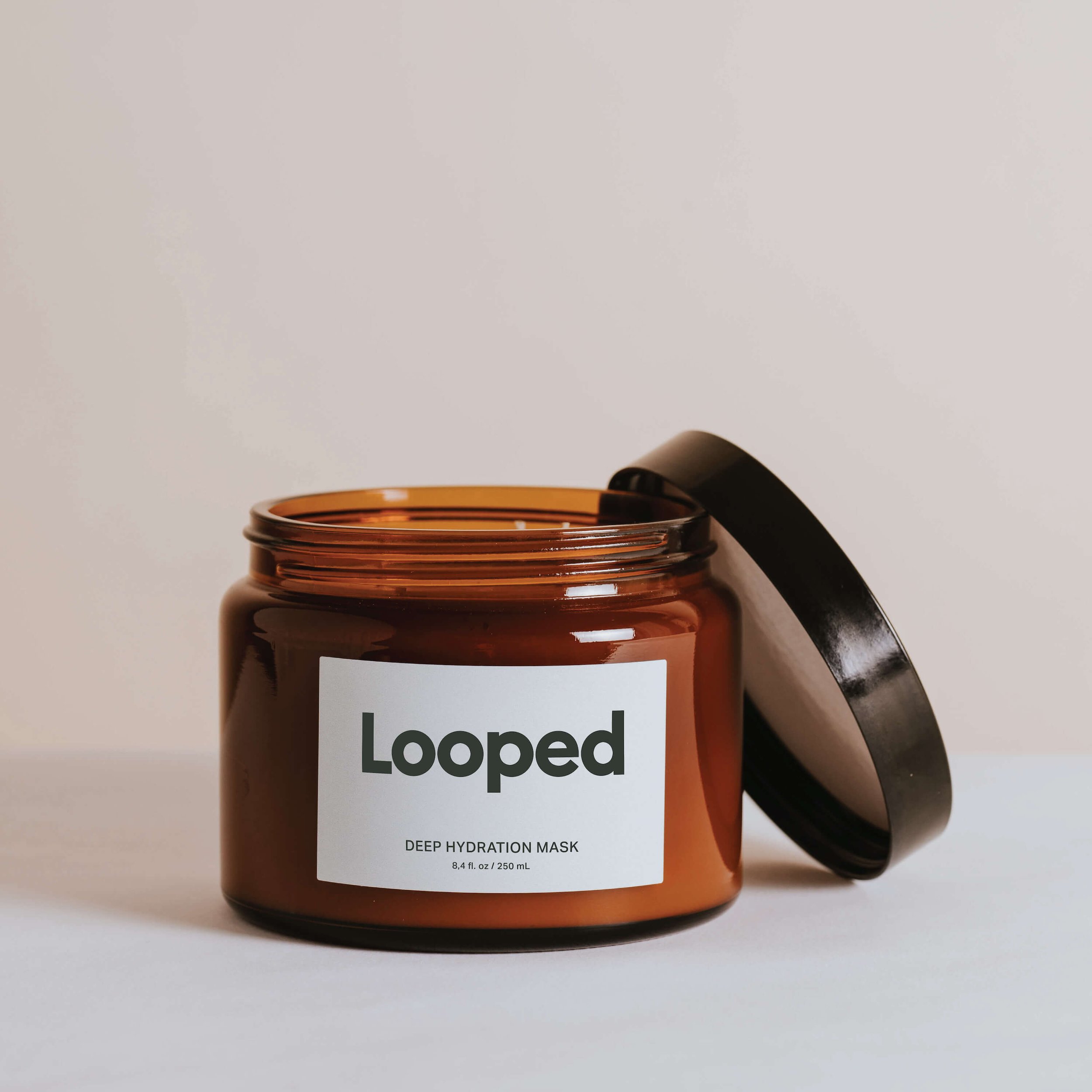 Immagine di un flacone di Looped Deep Hydration Mask.