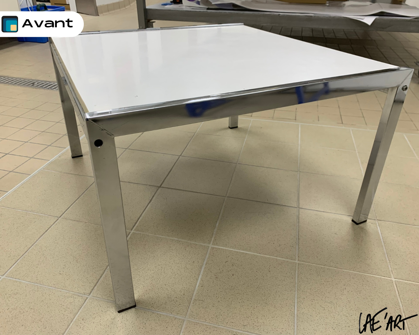 Une table basse avant d'être personnalisé par Lae'Art