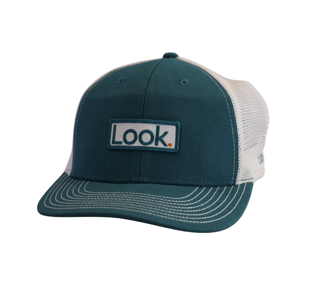 teal trucker hat.png