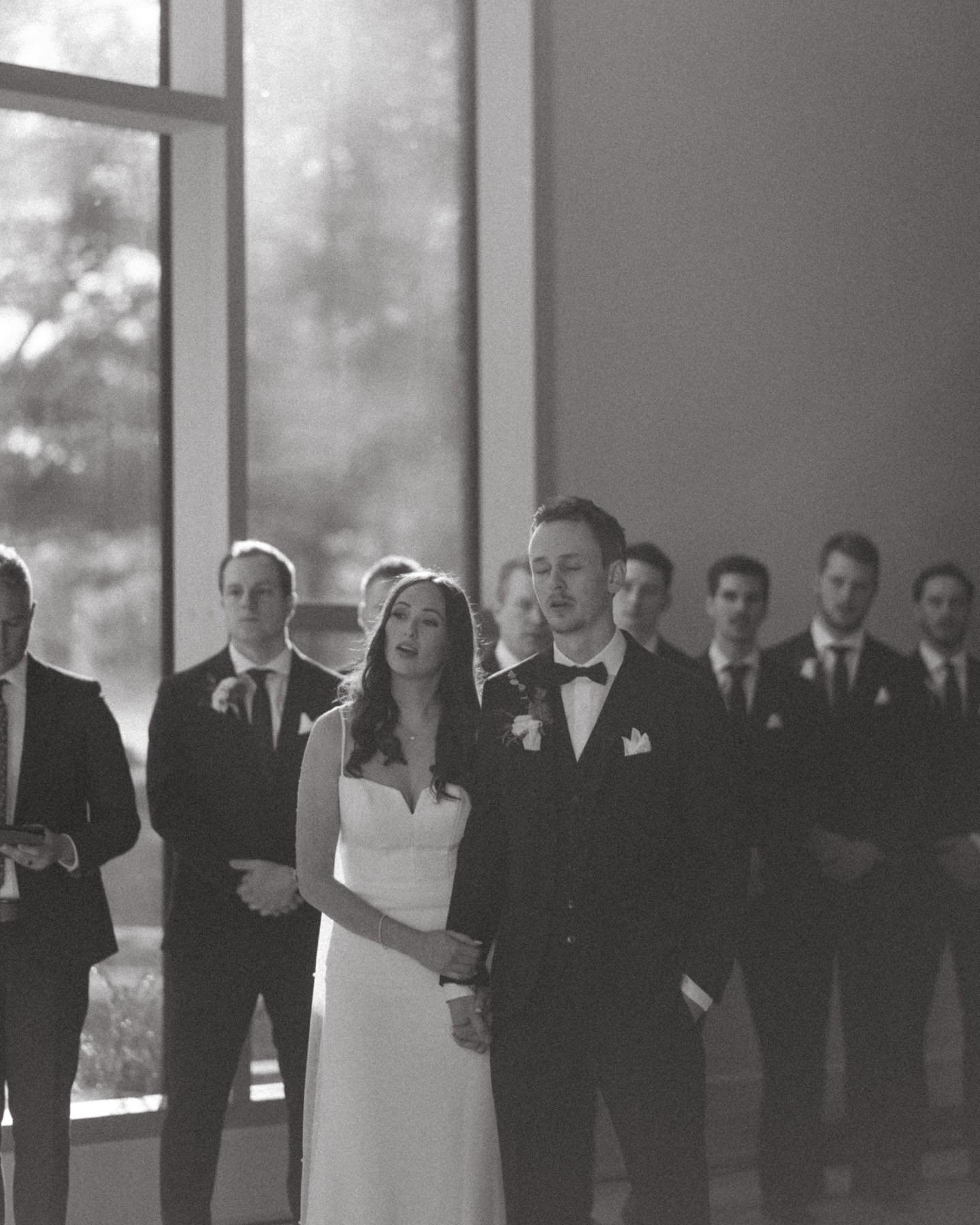 Bronwen + Zach&rsquo;s wedding captures 🤍

Vendors: 
second shooter: @zakariebraun 
venue: @threefeathersterrace 
florist: @debsfloraldesign 
makeup: @terrassworld
videographer: @david.josephhh
hair: @katefrancishair
music: @stringsisterz