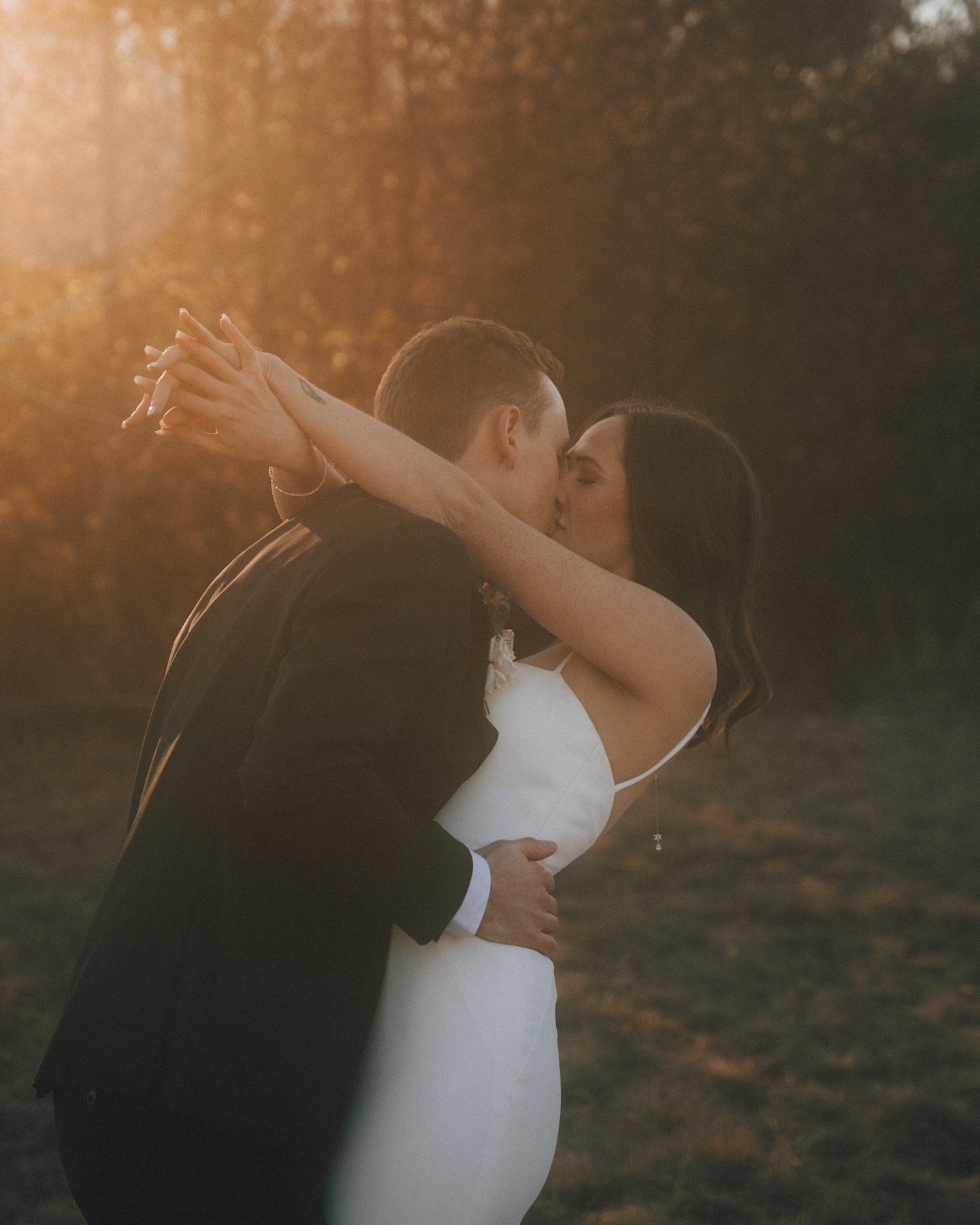 just booked my last 2 weddings of the 2024 season this week!!! gosh this is surreal, i&rsquo;m so excited to do this with y&rsquo;all this summer!✨ just beginning to take on weddings for 2025 so if you&rsquo;re getting married in 2025, send me an inq