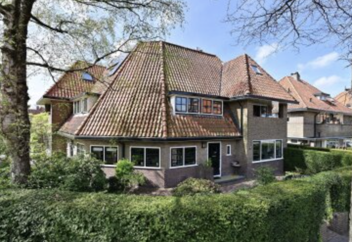 Woning Bussum met erkerkussen