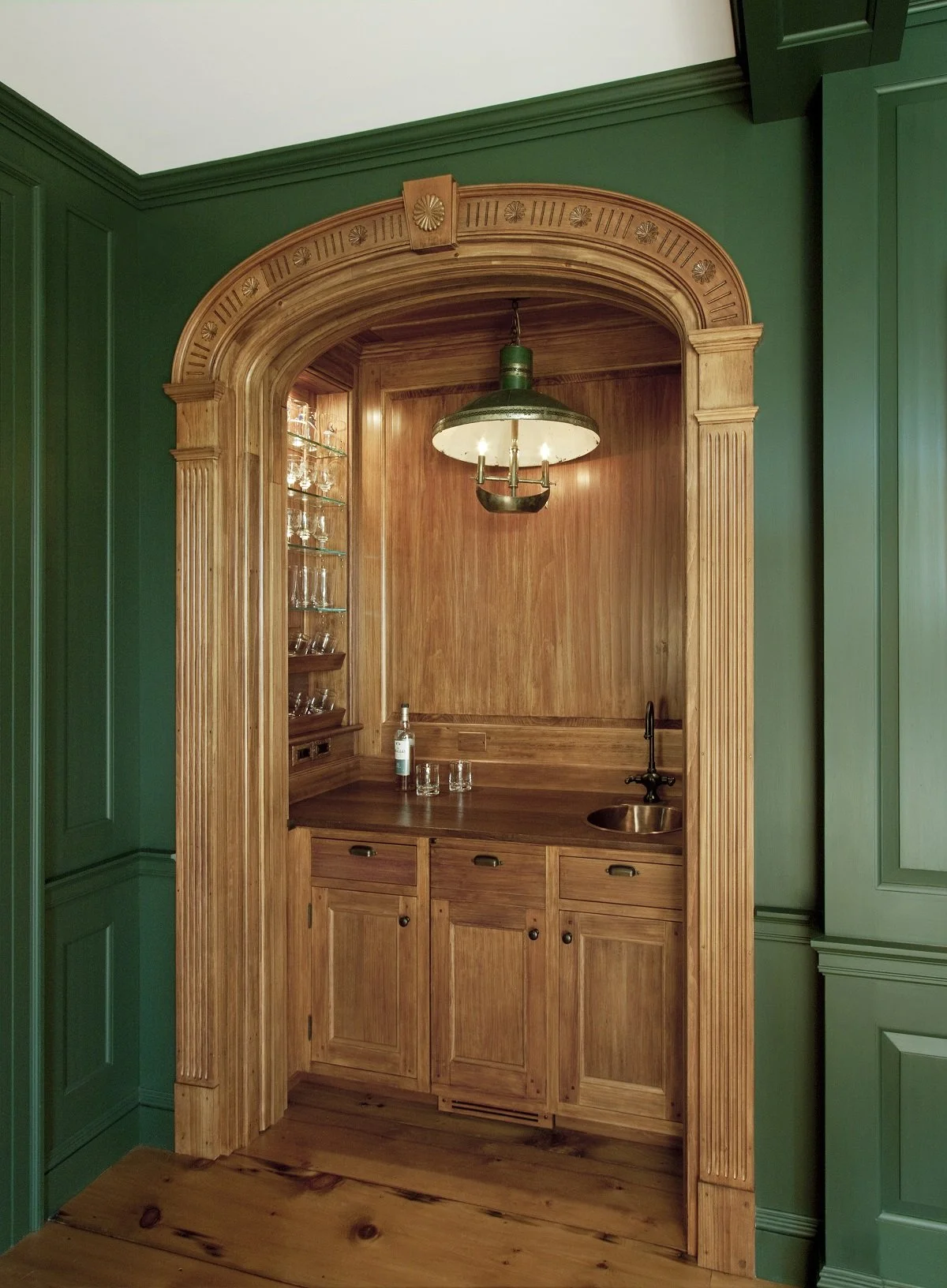 Built in wet bar.jpg