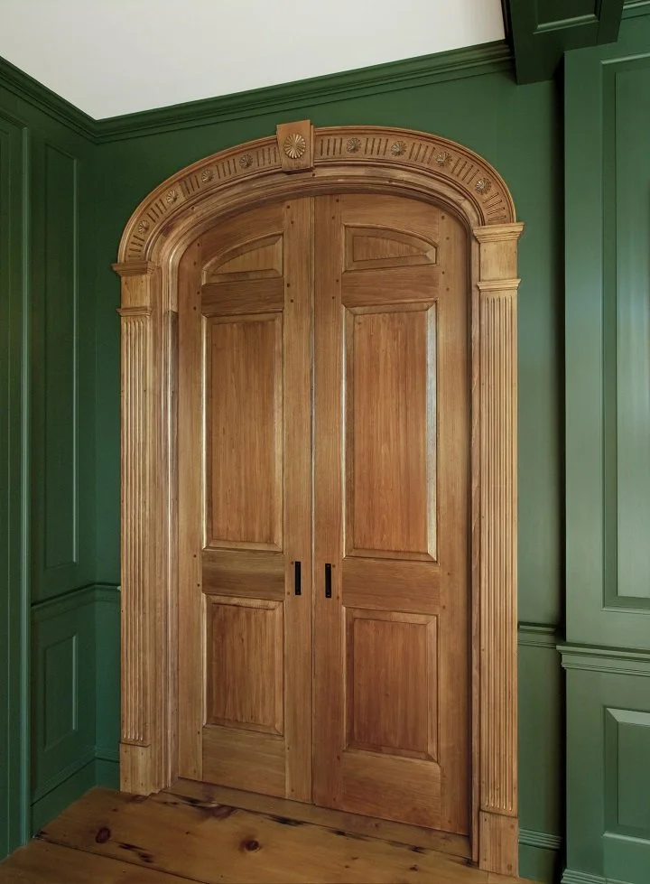Doors to wet bar.jpg