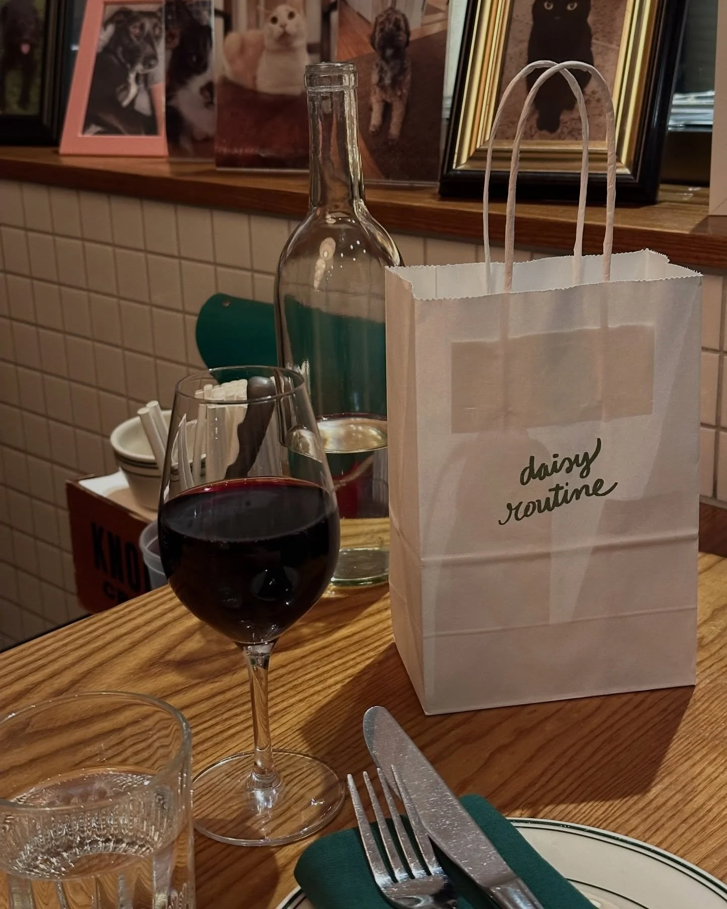 When friends double as business supporters, special deliveries are a must 🍷